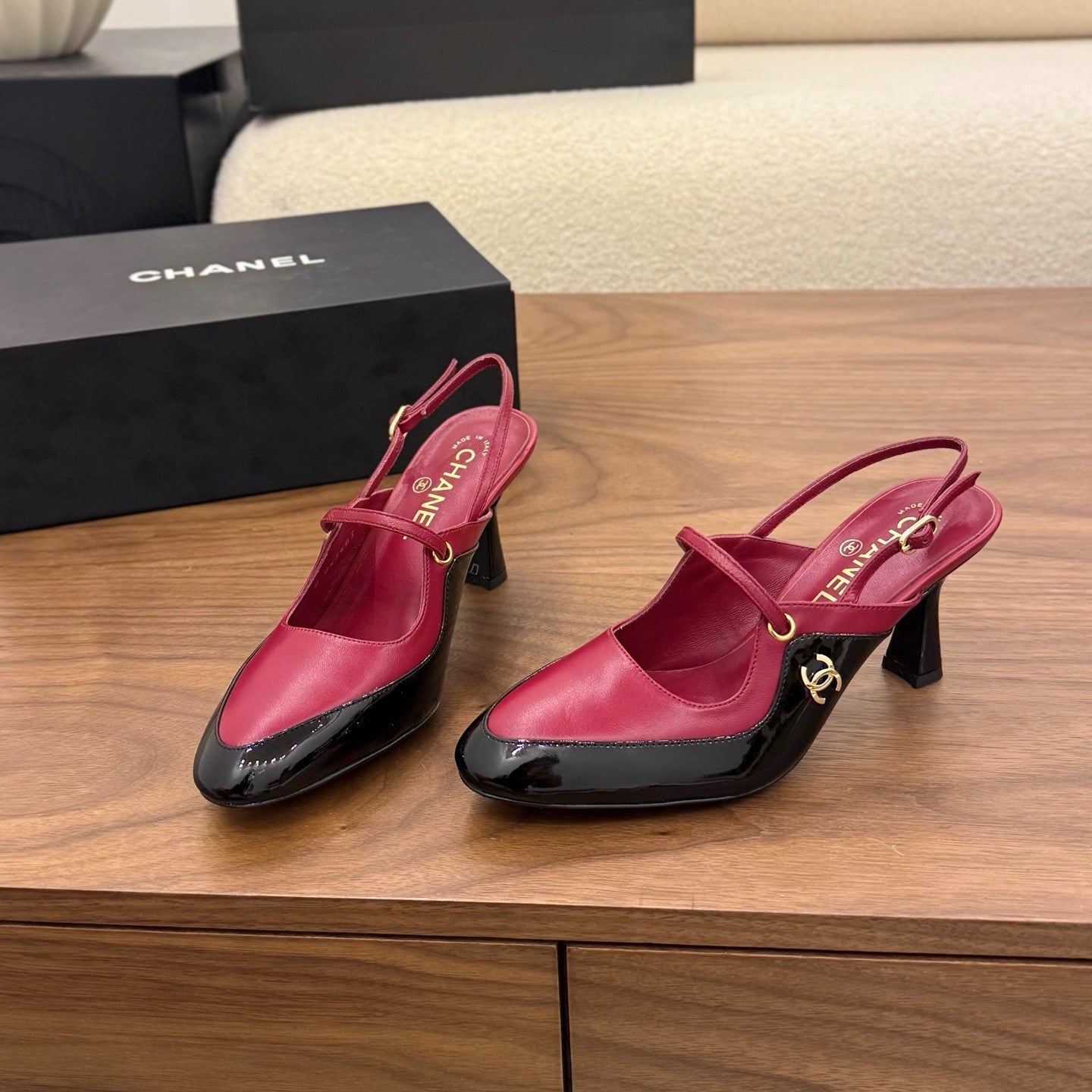 CC 26FW Slingback 7.5cm Black Burgundy Lambskin Patent Leather 676113