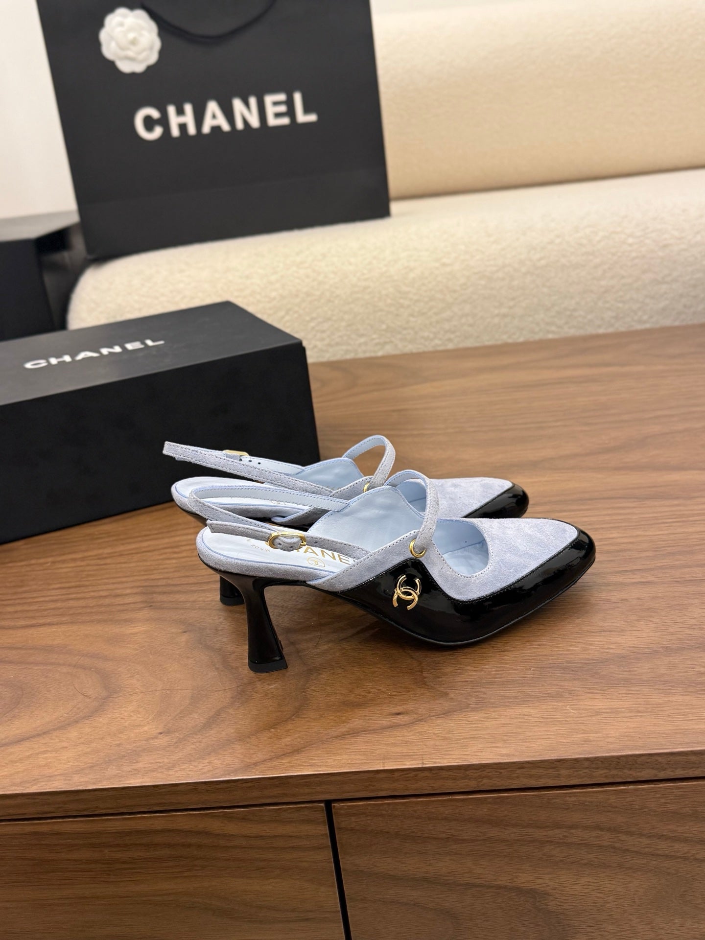 CC 26FW Slingback 7.5cm Grey Black Suede Patent Leather 676121
