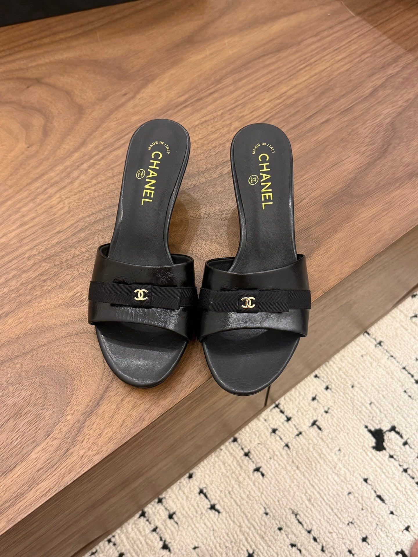 CC 26s High-Heeled Slippers 5cm Black Leather 850459