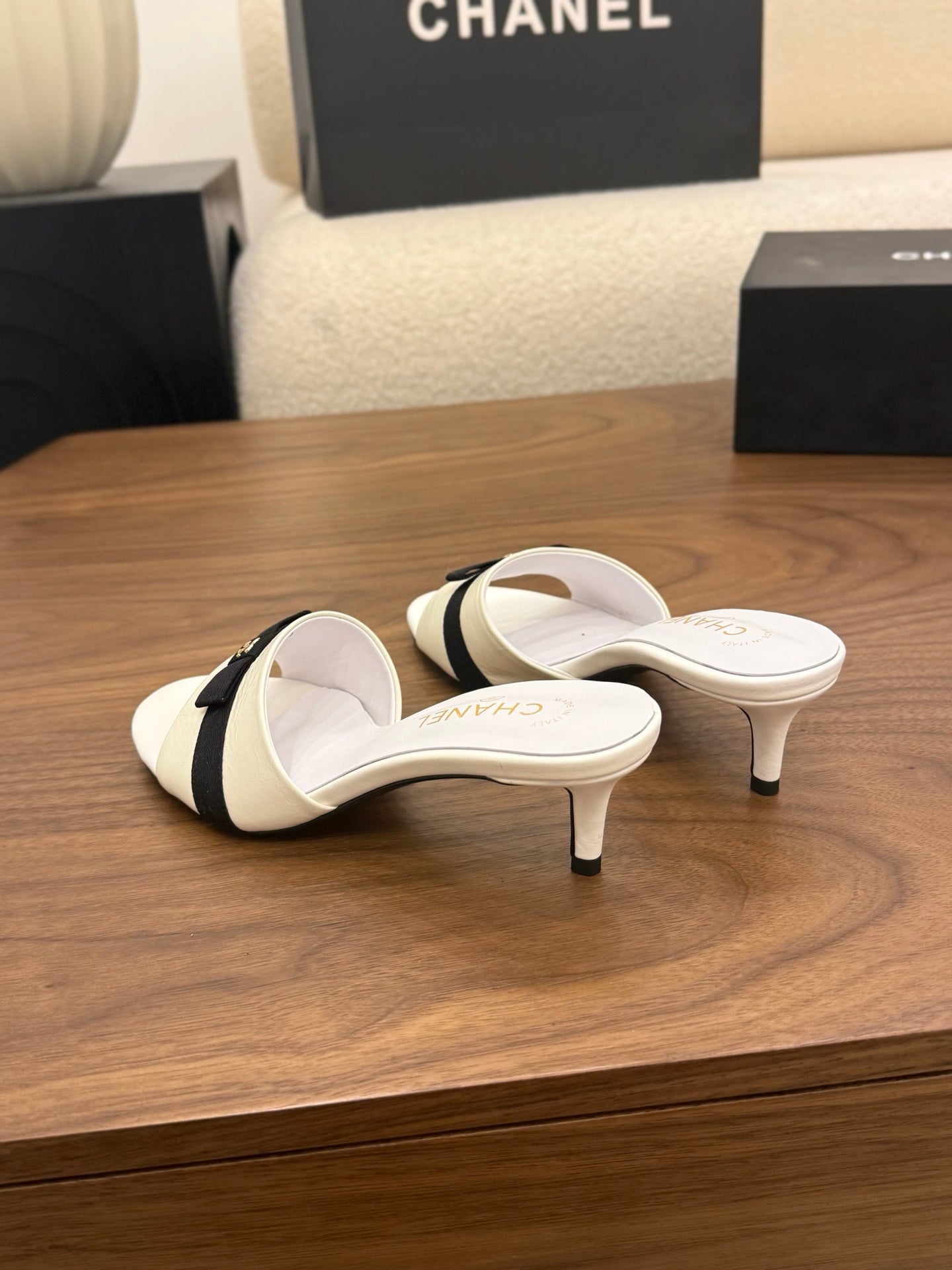 CC 26s High-Heeled Slippers 5cm Cream Leather 850461
