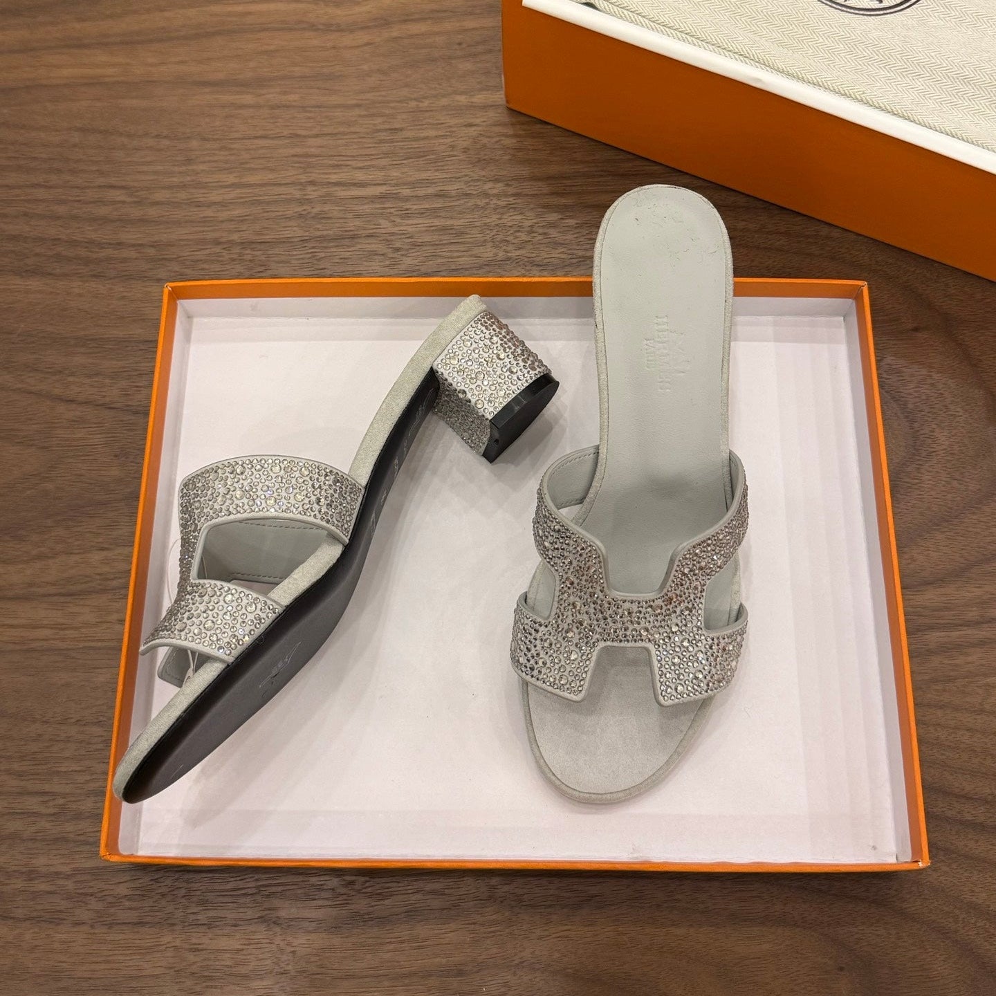 HM 26s Oasis Sandal In Light Grey Suede With Crystals