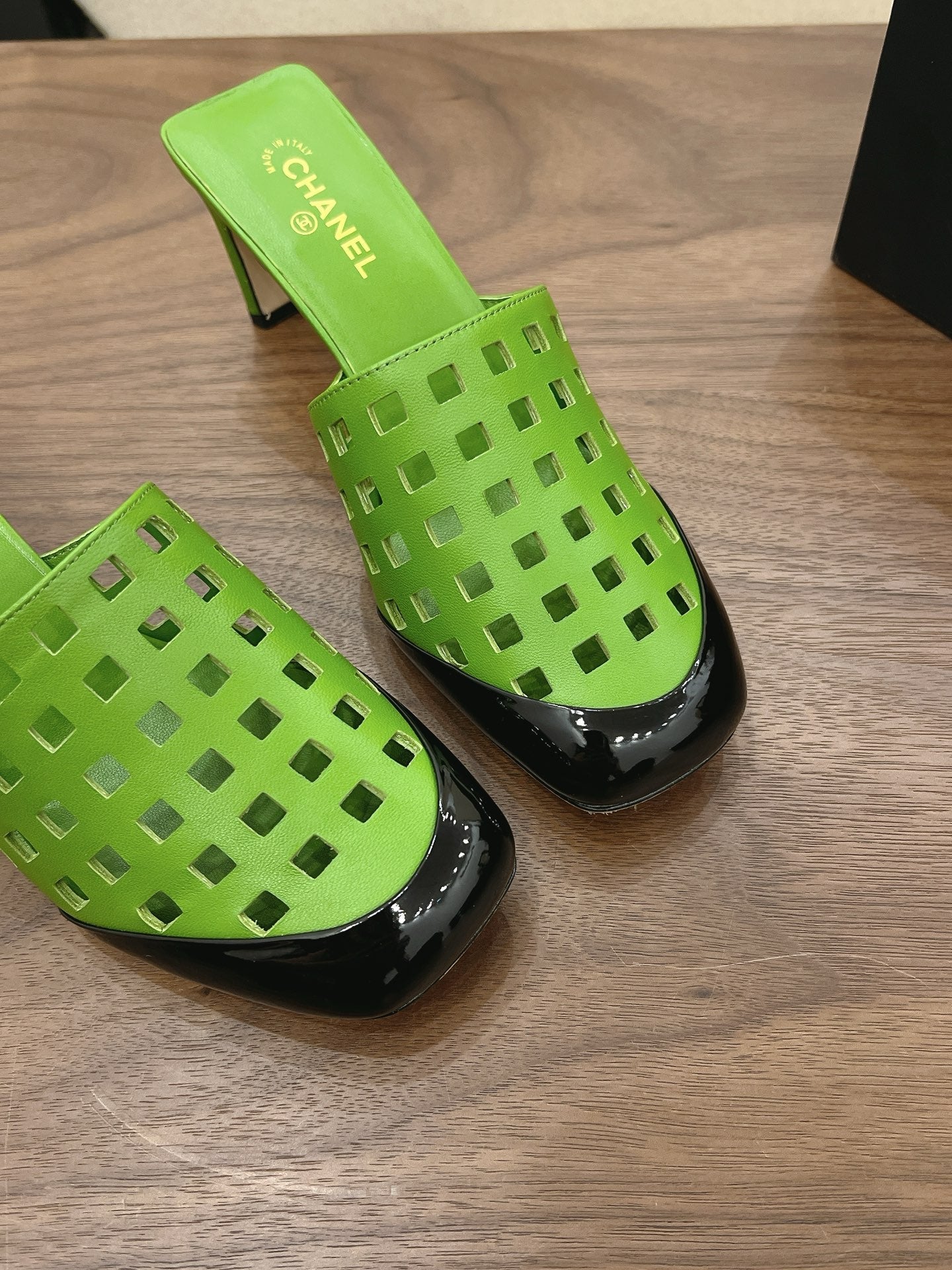 CC 26s Woven Mule High-Heeled Sandals Green Black Leather 849873