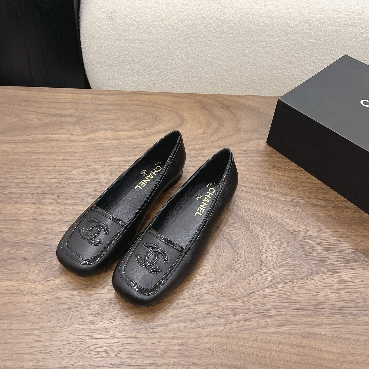 CC 26s Ballet Flat Black Lambskin Patent Leather 915316