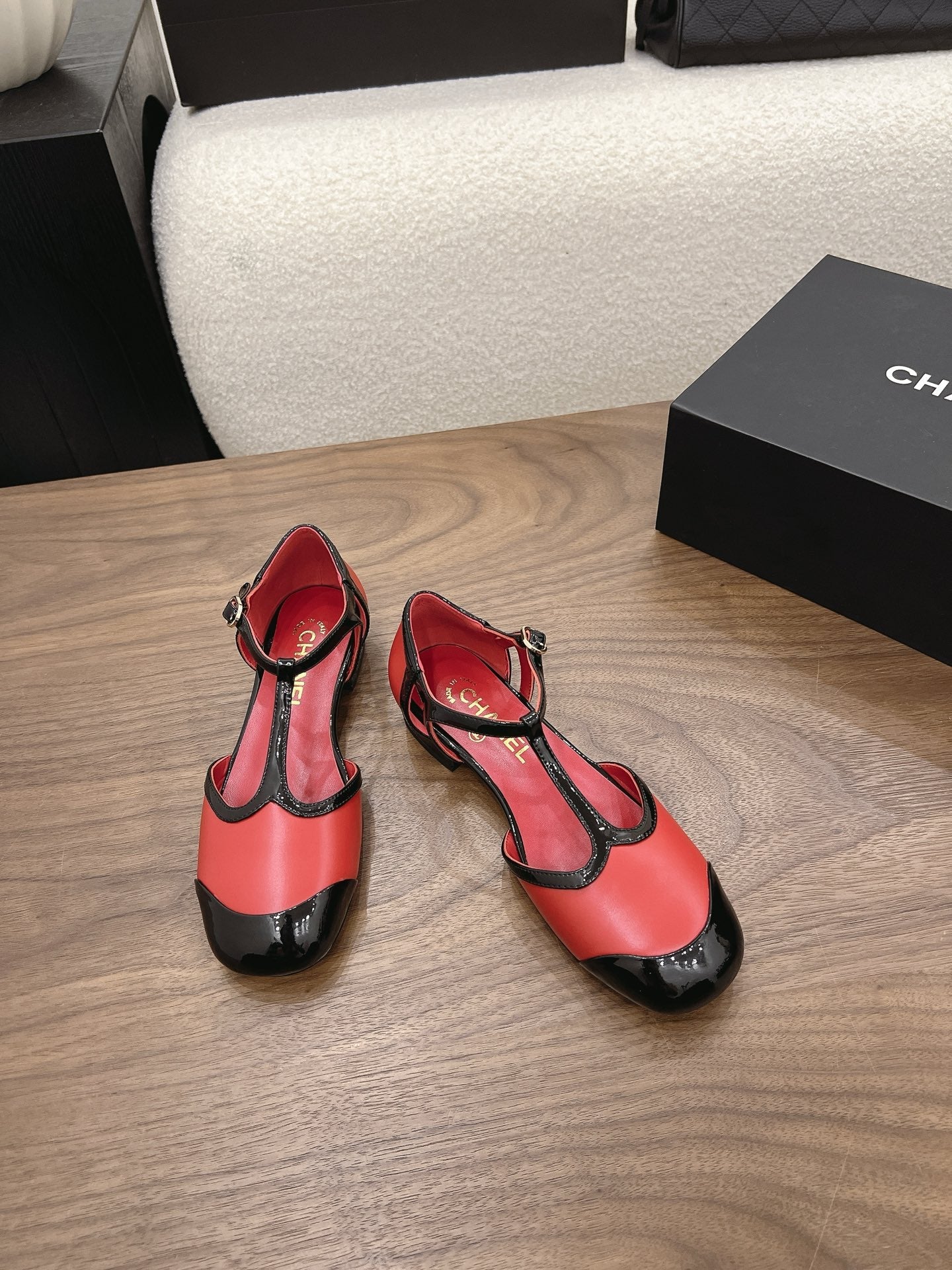 CC 26s Mary Jane Black Red Lambskin Patent Leather 915325