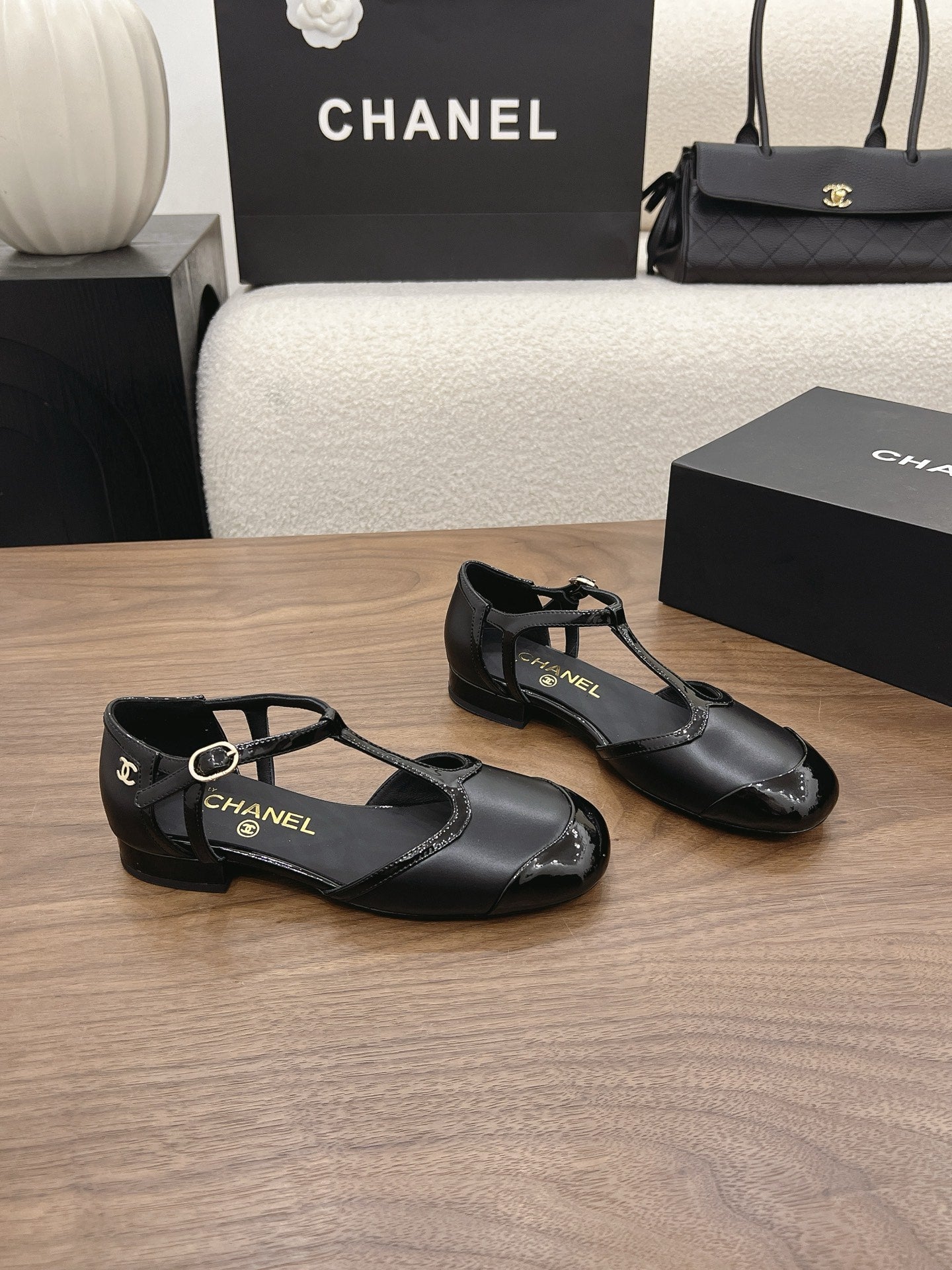 CC 26s Mary Jane Black Lambskin Patent Leather 915327