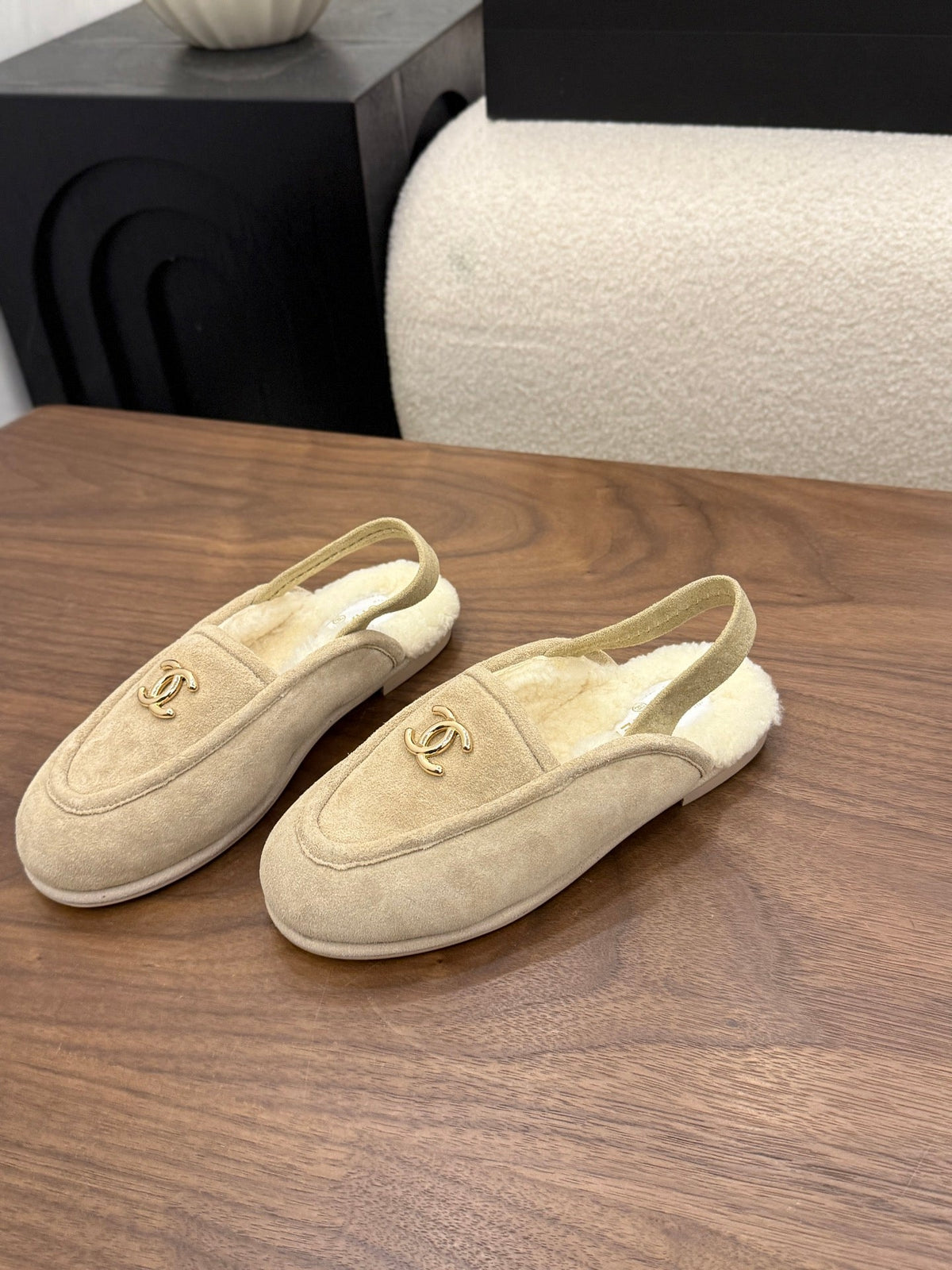 CC 26s Slingback Loafers Light Beige Suede Shearling 122671