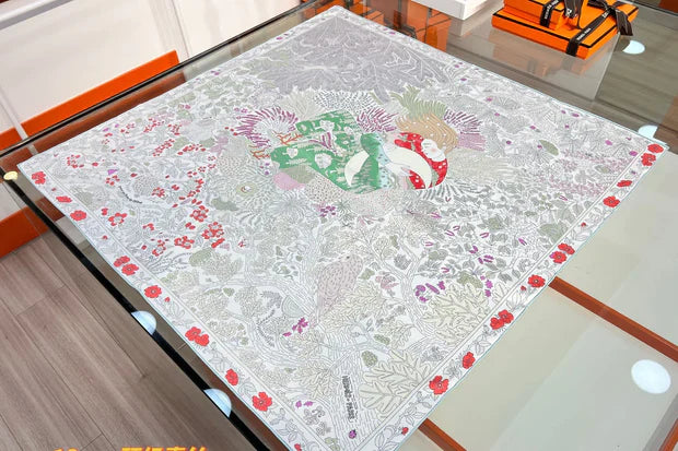 HM 26s Double-sided Scarf 90 White Gray Colorful Mulberry Silk 152368