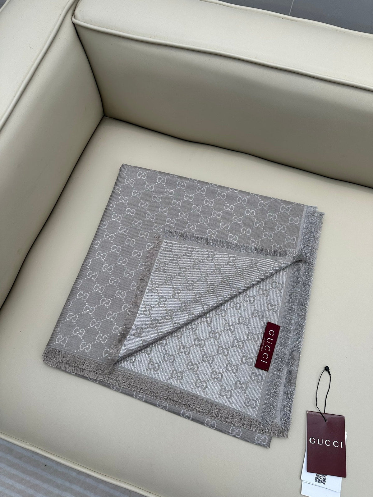 GG Wool Silk Blend Shawl Grey 536808