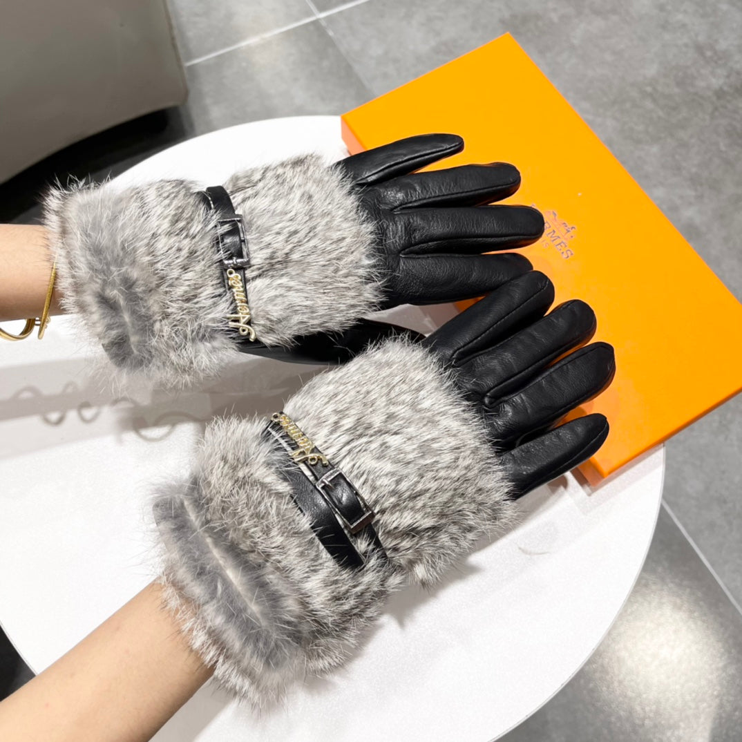 TOUCHSCREEN GLOVES IN BLACK LAMBSKIN MIX FOX FUR 165012