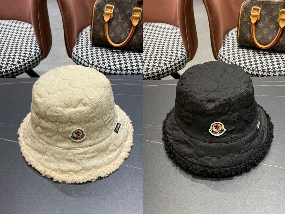 REVERSIBLE NAPPA & SHEARLING BUCKET HAT TAN BEIGE 436509