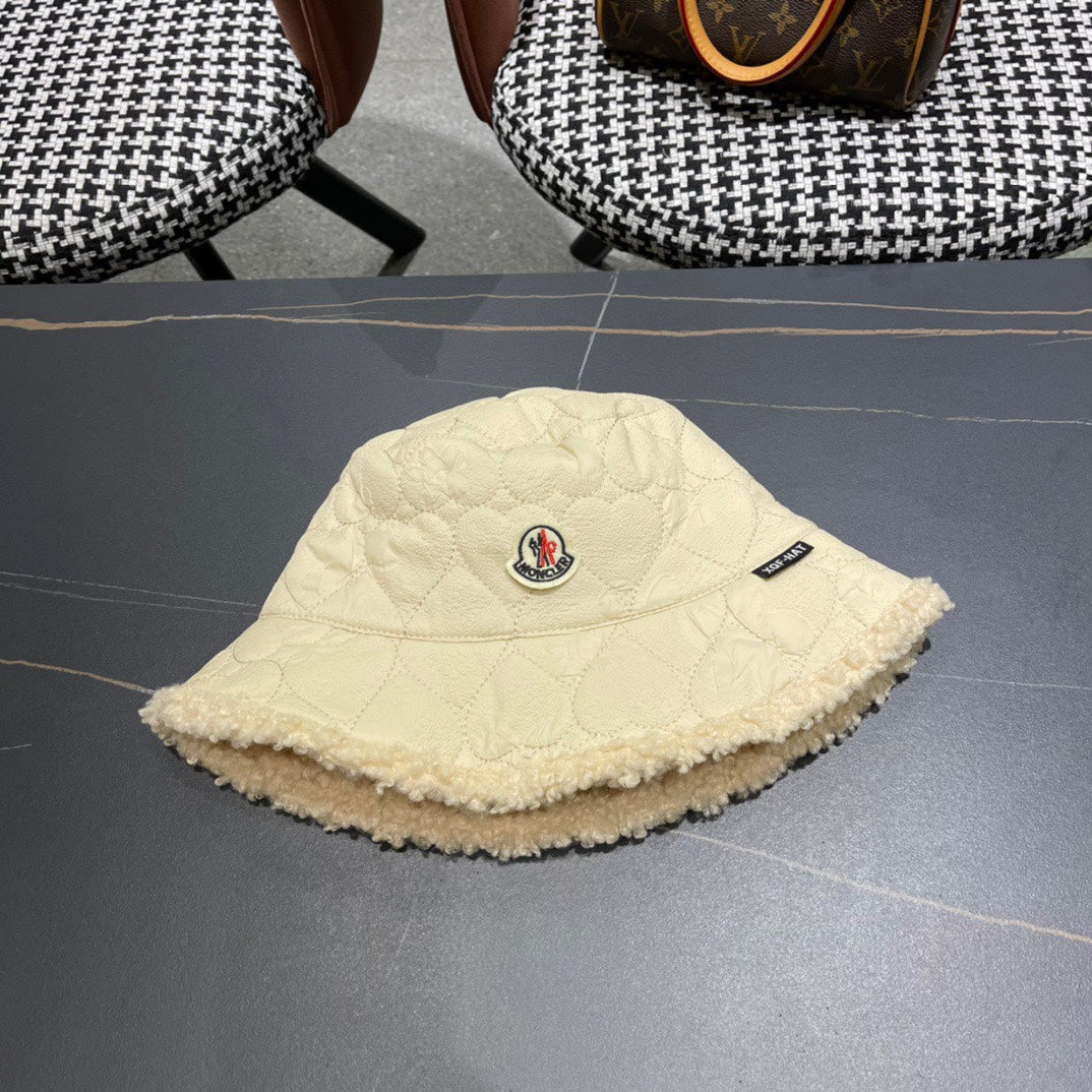 REVERSIBLE NAPPA & SHEARLING BUCKET HAT TAN BEIGE 436509