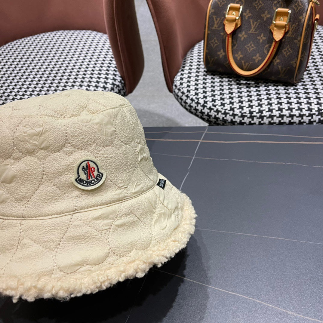 REVERSIBLE NAPPA & SHEARLING BUCKET HAT TAN BEIGE 436509