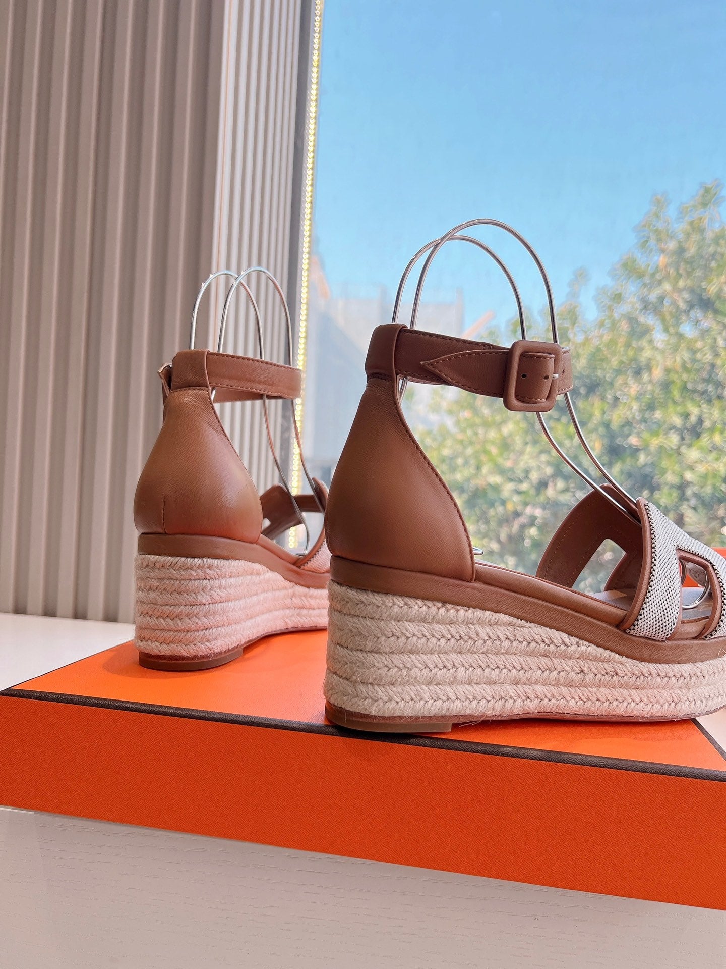 ELDA ESPADRILLE IN WHITE FABRIC AND BRONZE BROWN CALFSKIN