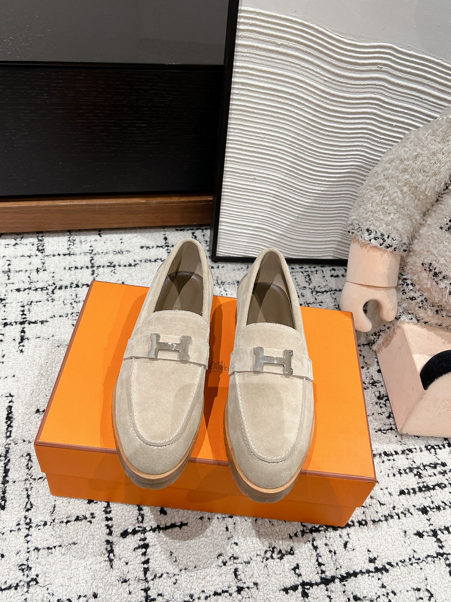 HM Faubourg Loafer In Nude Suede 118747