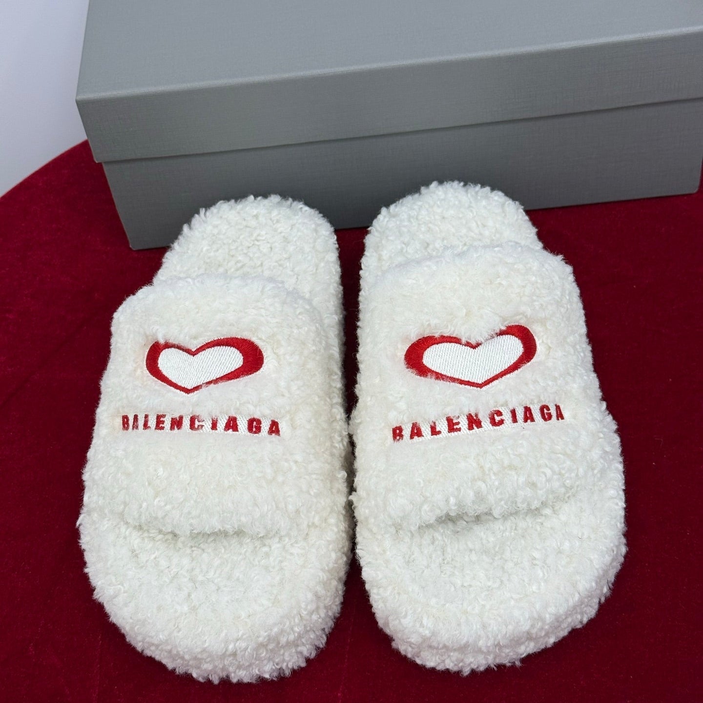 Balenciaga 25s slippers white red wool 467707