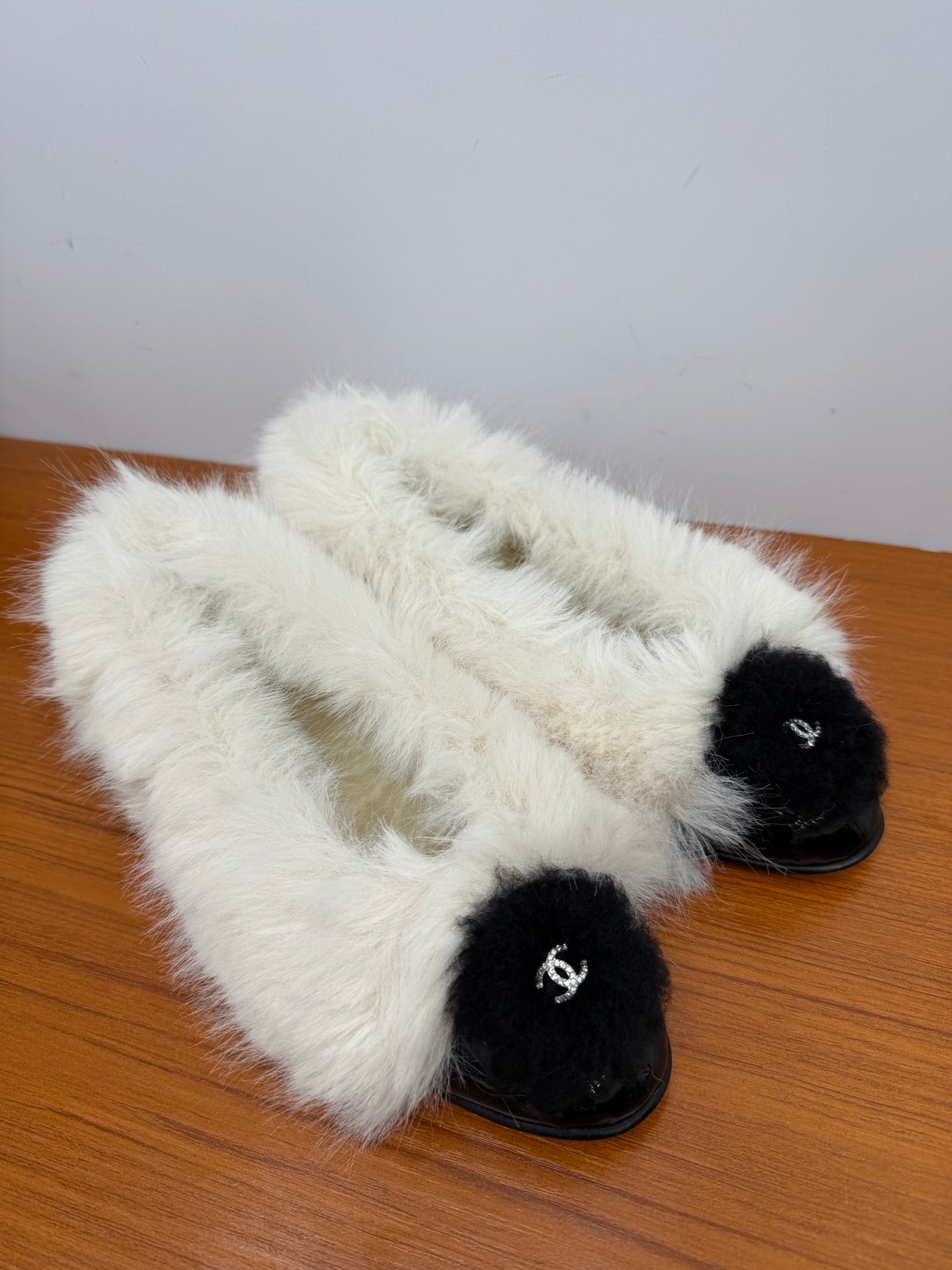 CC Coco Neige 25/26 Ballet Flats Black Suede White Furry