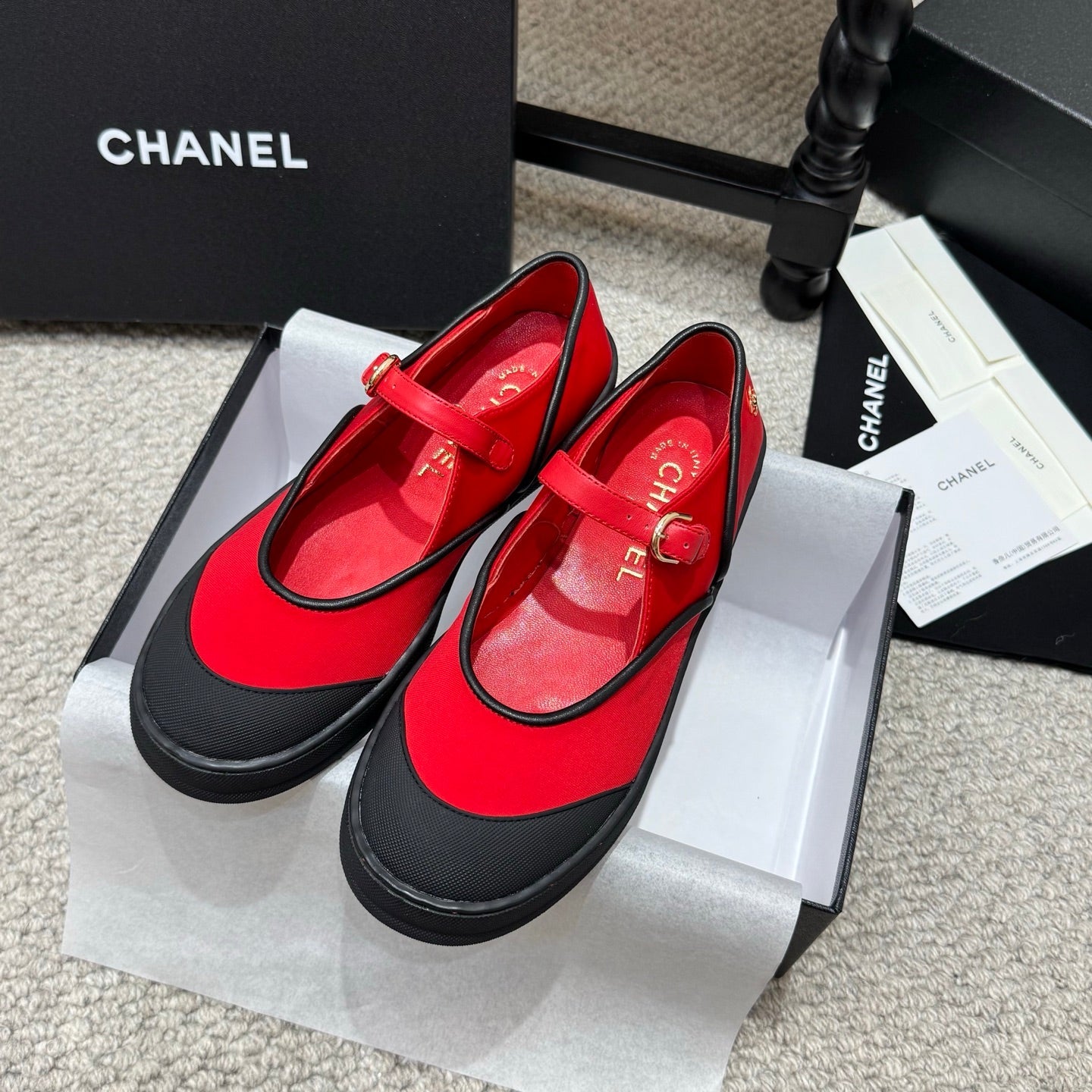 CC 26s Coco Beach Mary Janes Red Black Fibers Rubber 767082