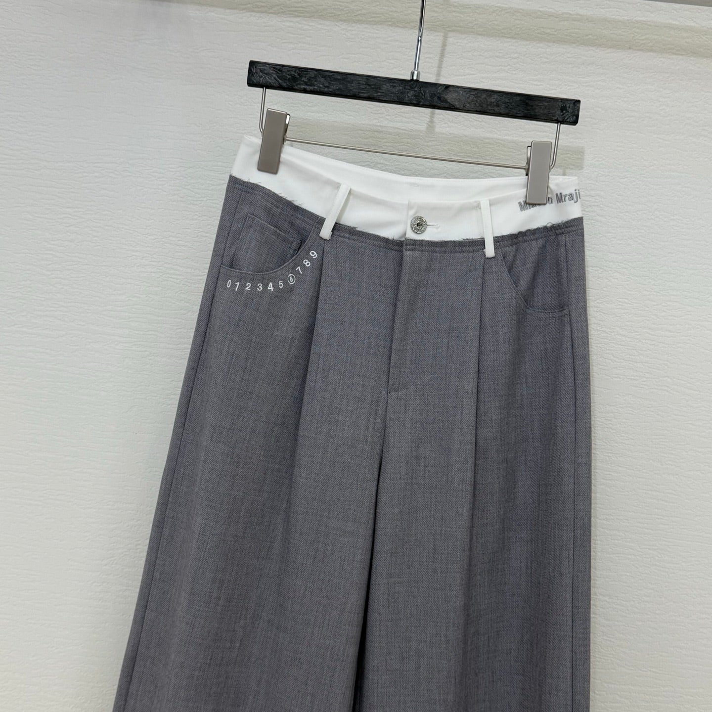 MM6 Curved Blade Cargo Pants Grey Cotton 387964