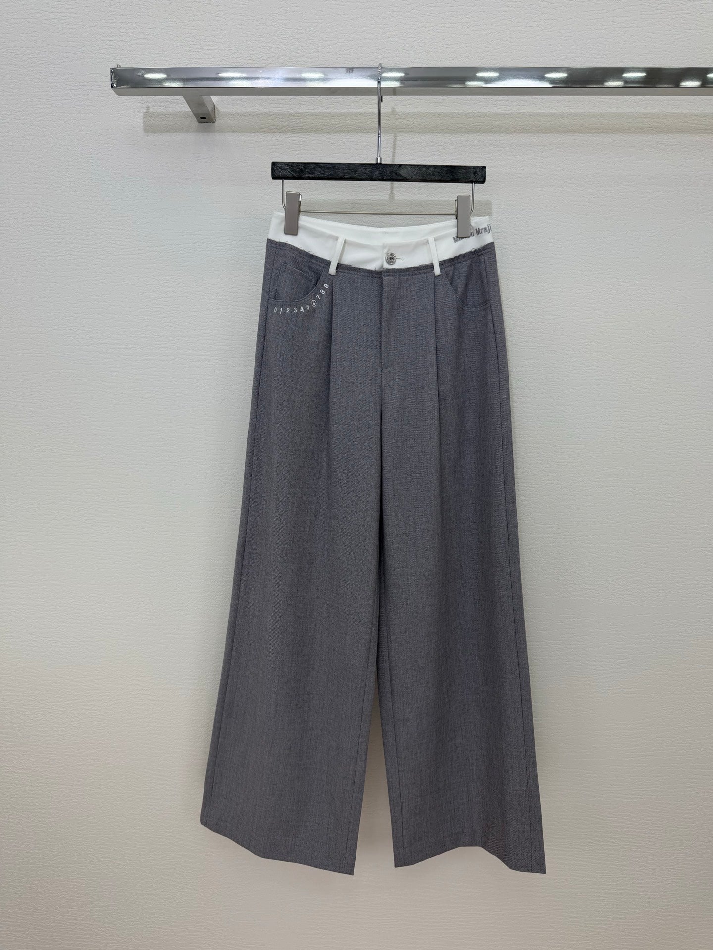 MM6 Curved Blade Cargo Pants Grey Cotton 387964