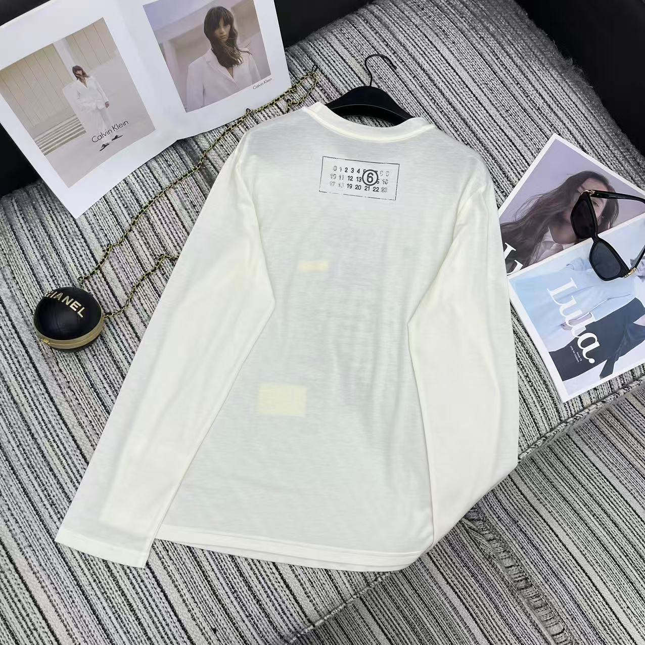 MM6 Letter Print Crew Neck Long Sleeve T-Shirt White Cotton 387966
