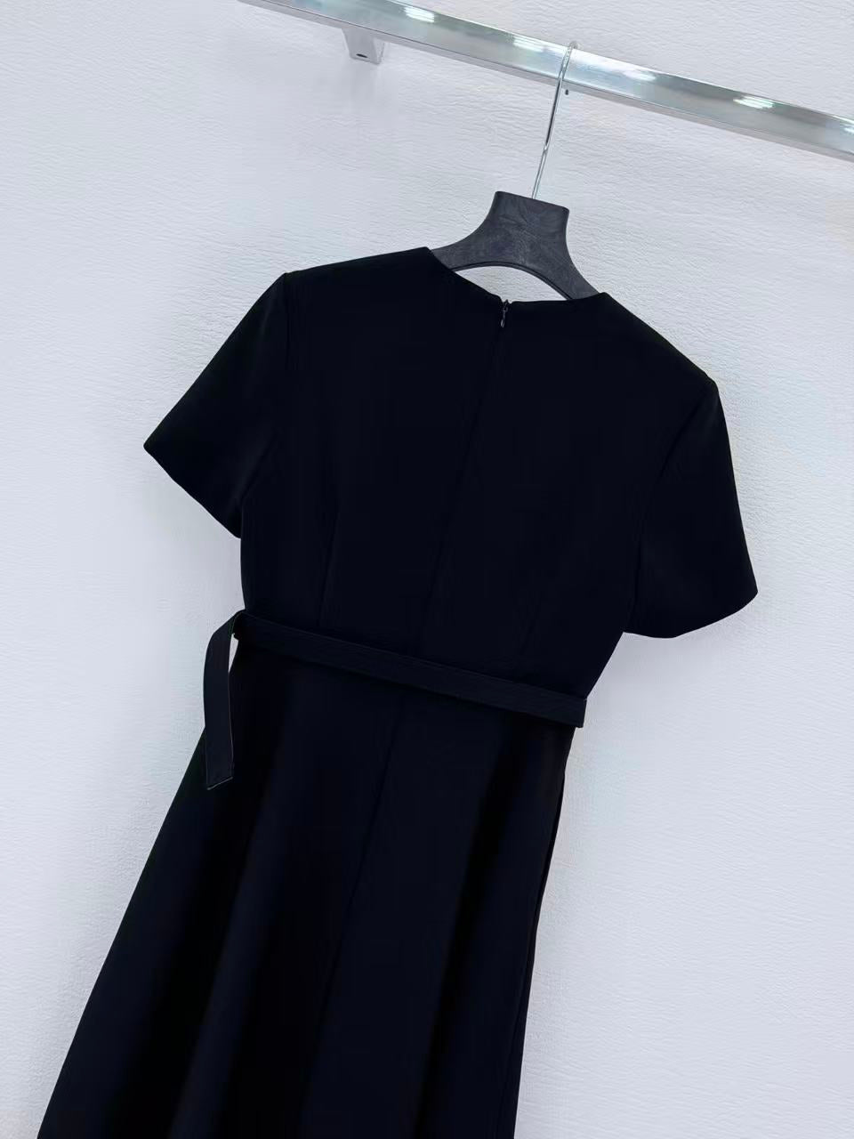 CD Mid-Length Belted Dress Black Wool and Silk