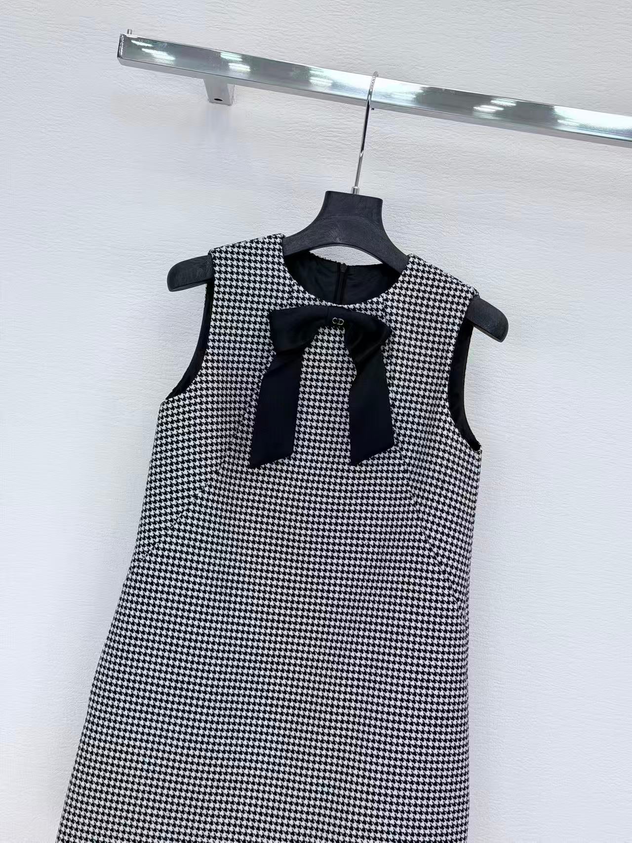CD Straight-Cut Short Dress Black White Wool Blend