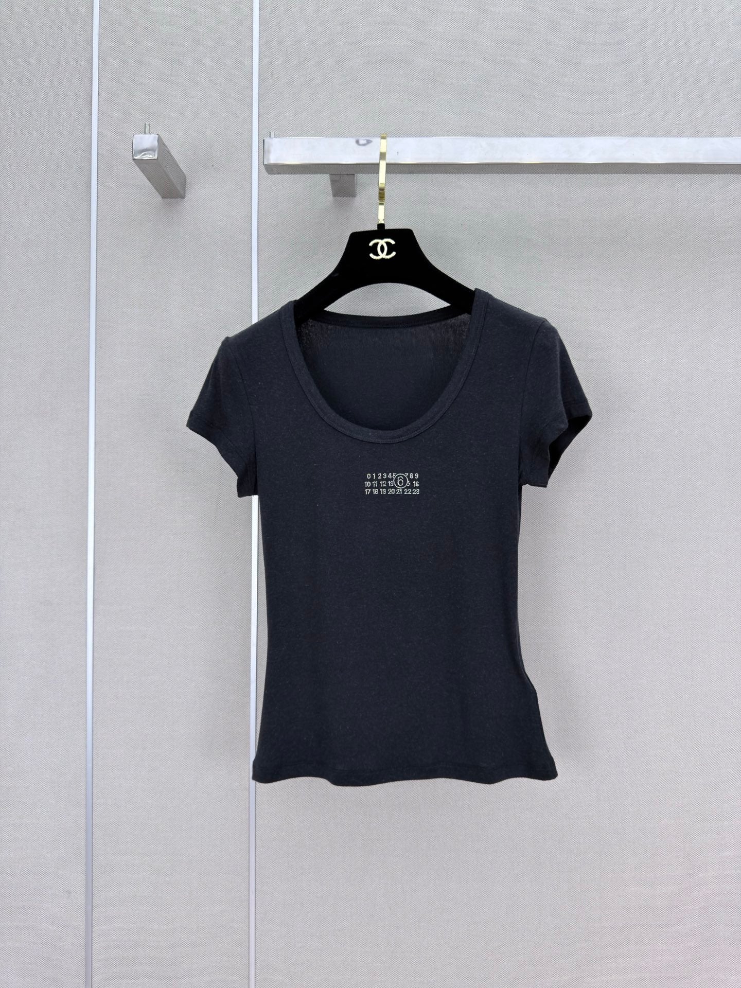 MM6 Rhinestone Letter Short-Sleeved T-Shirt Black Cotton 387956