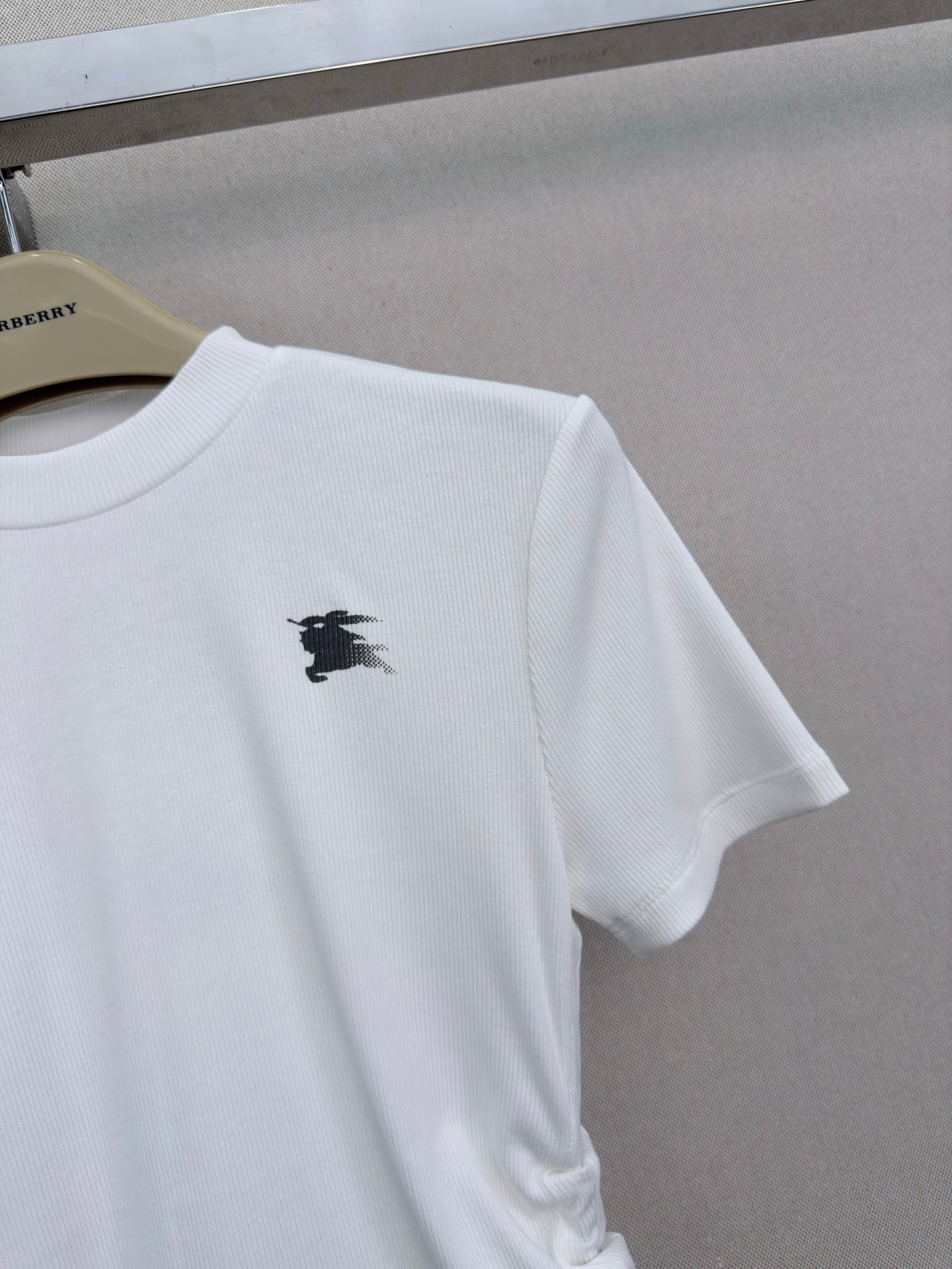 Burberry Equestrian Knight T-Shirt White Cotton