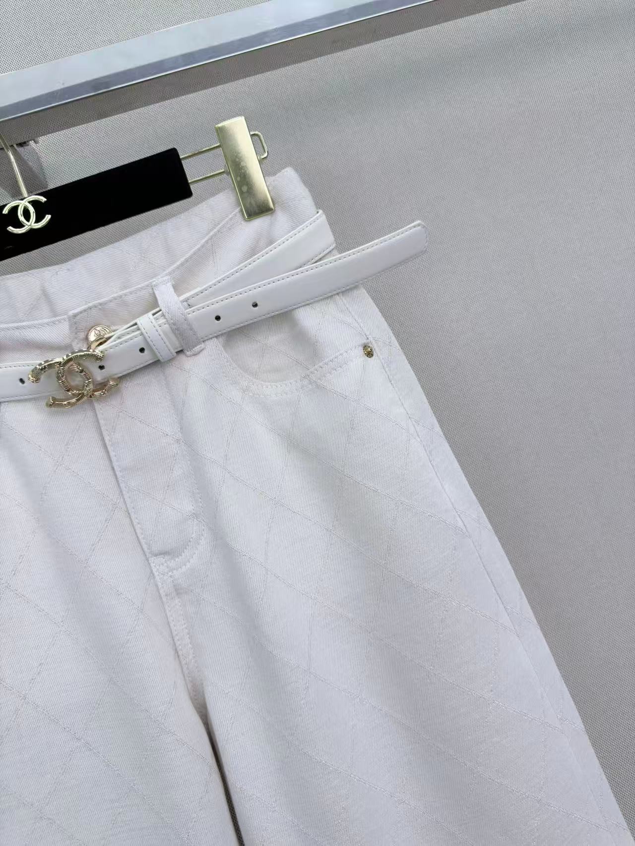 CC 26s Quilted Straight-Leg Jeans White Denim 399262