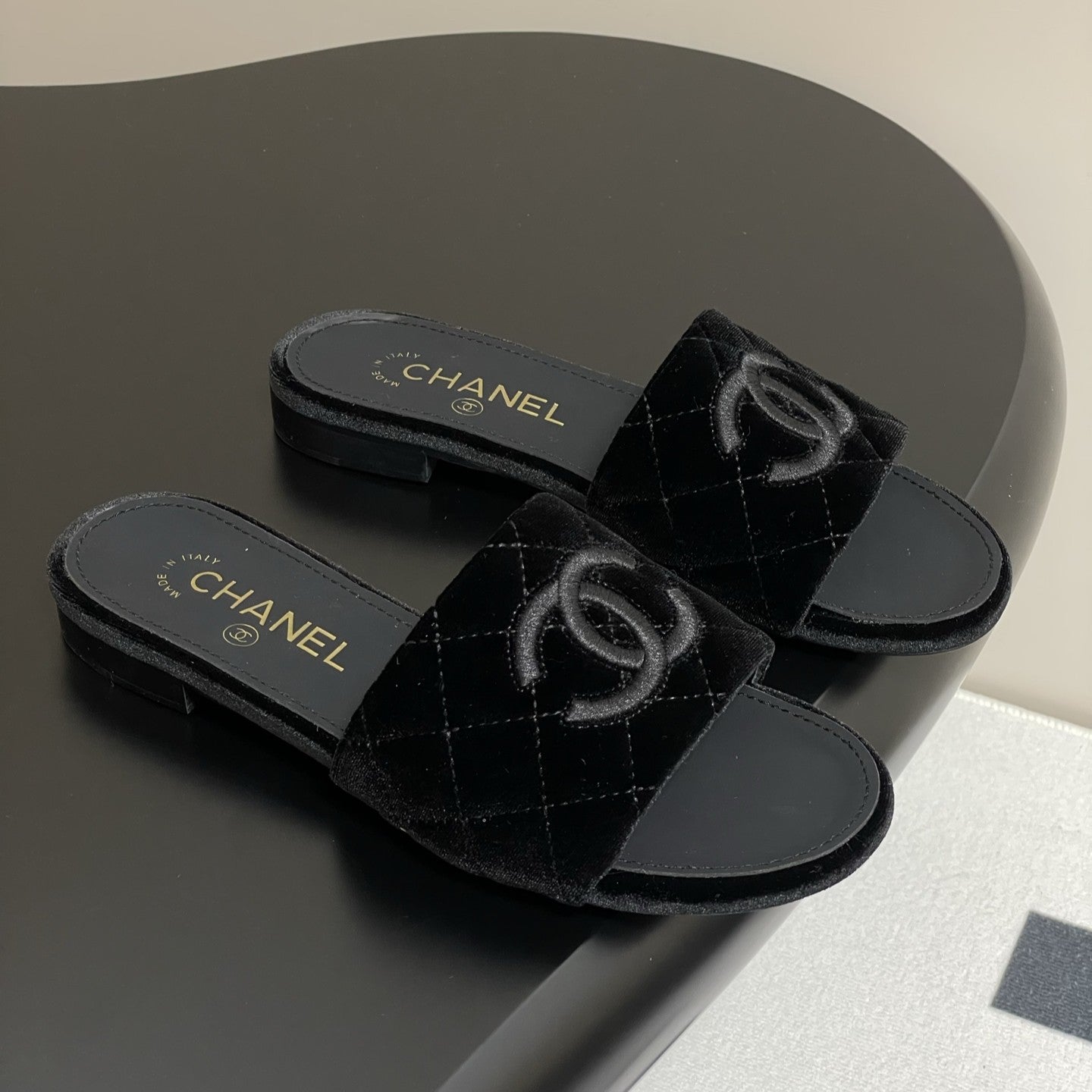 25S Embroidery Double C Mule 15mm Black Velvet 247580