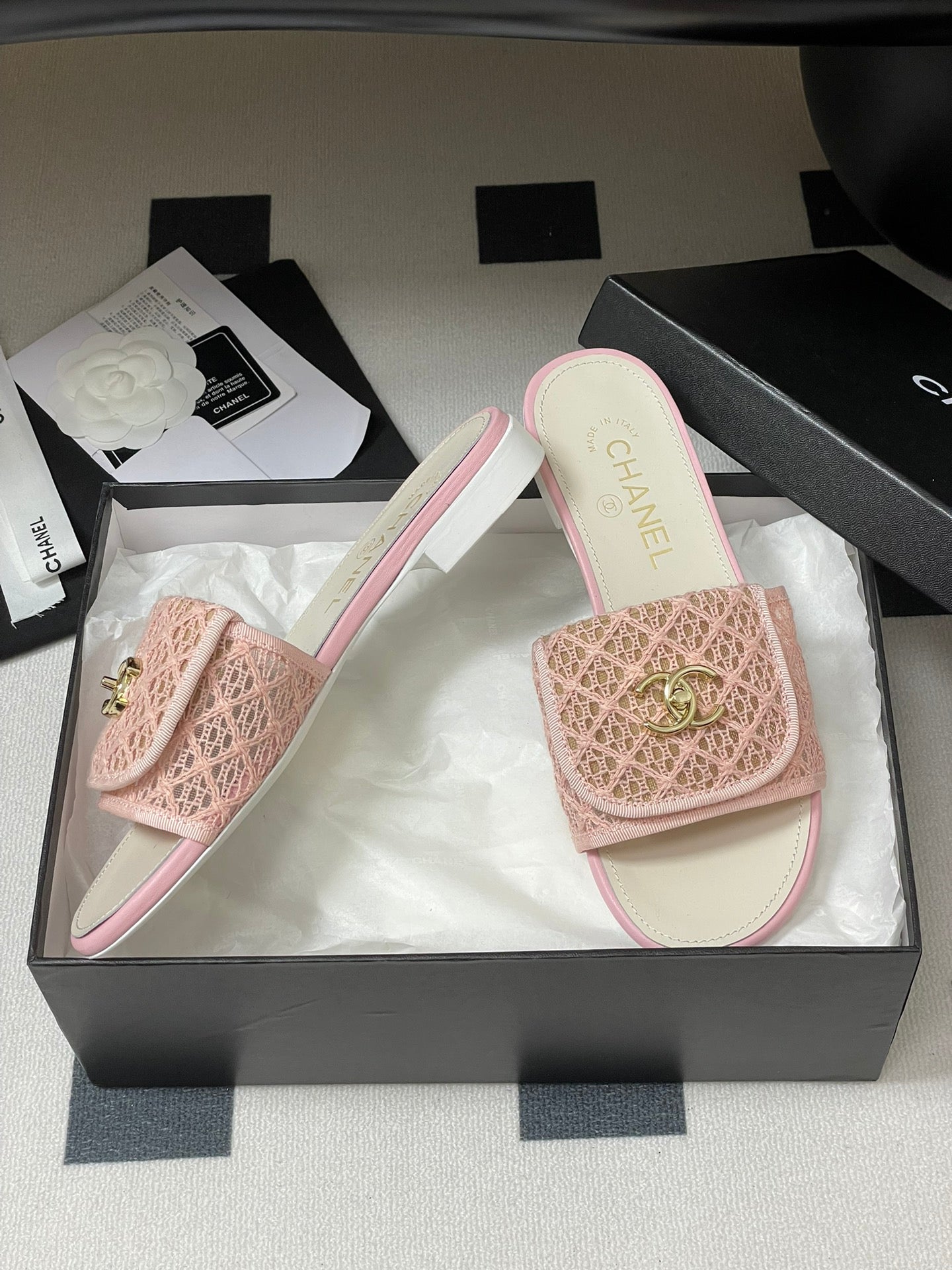 CC 25S Buckle Bag Mule Pink Lace Fabric White Sheepskin 247592