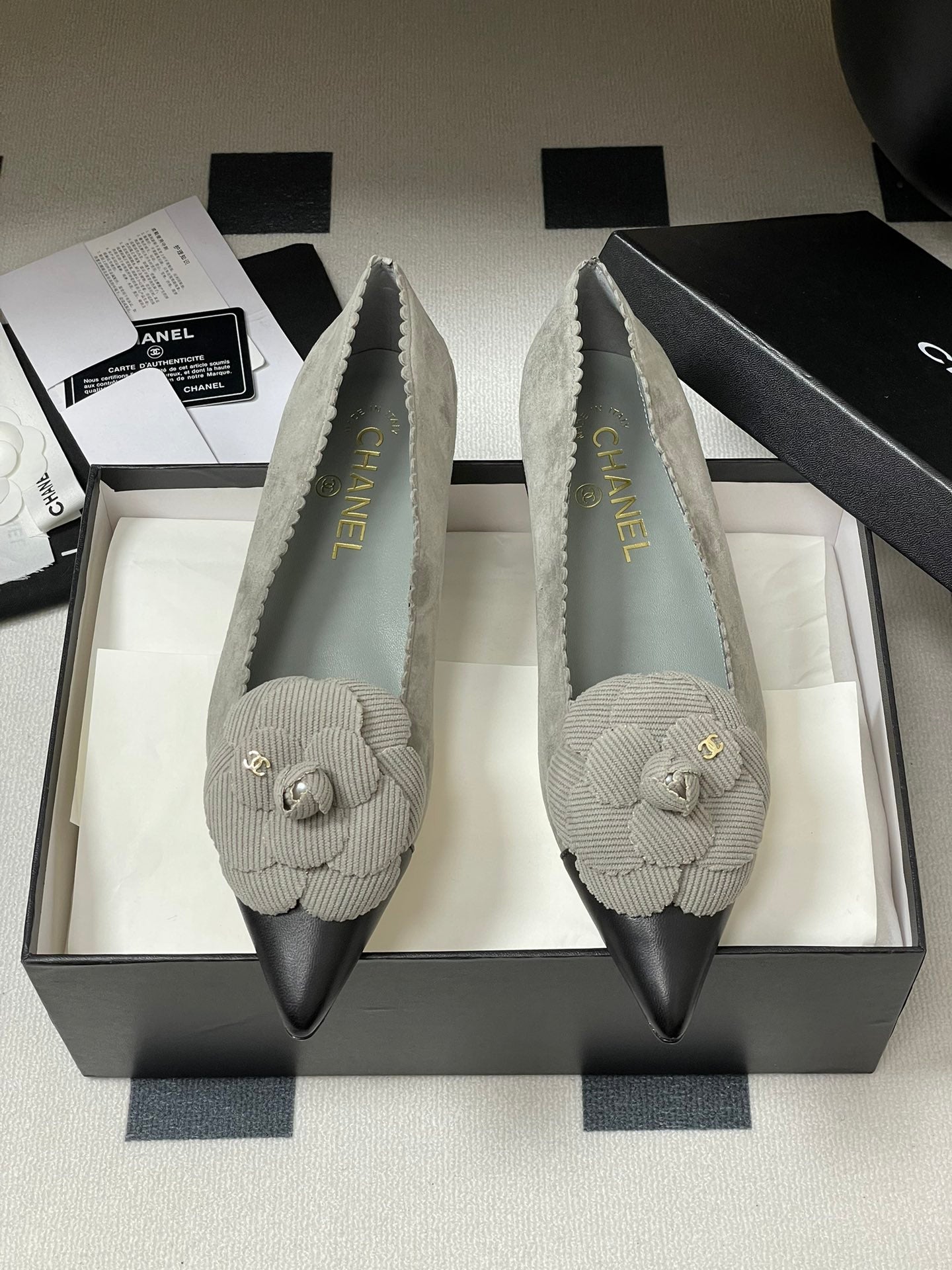 CC 25C Classic Camellia Pointed High Heels Flat 15mm Grey Suede 247607