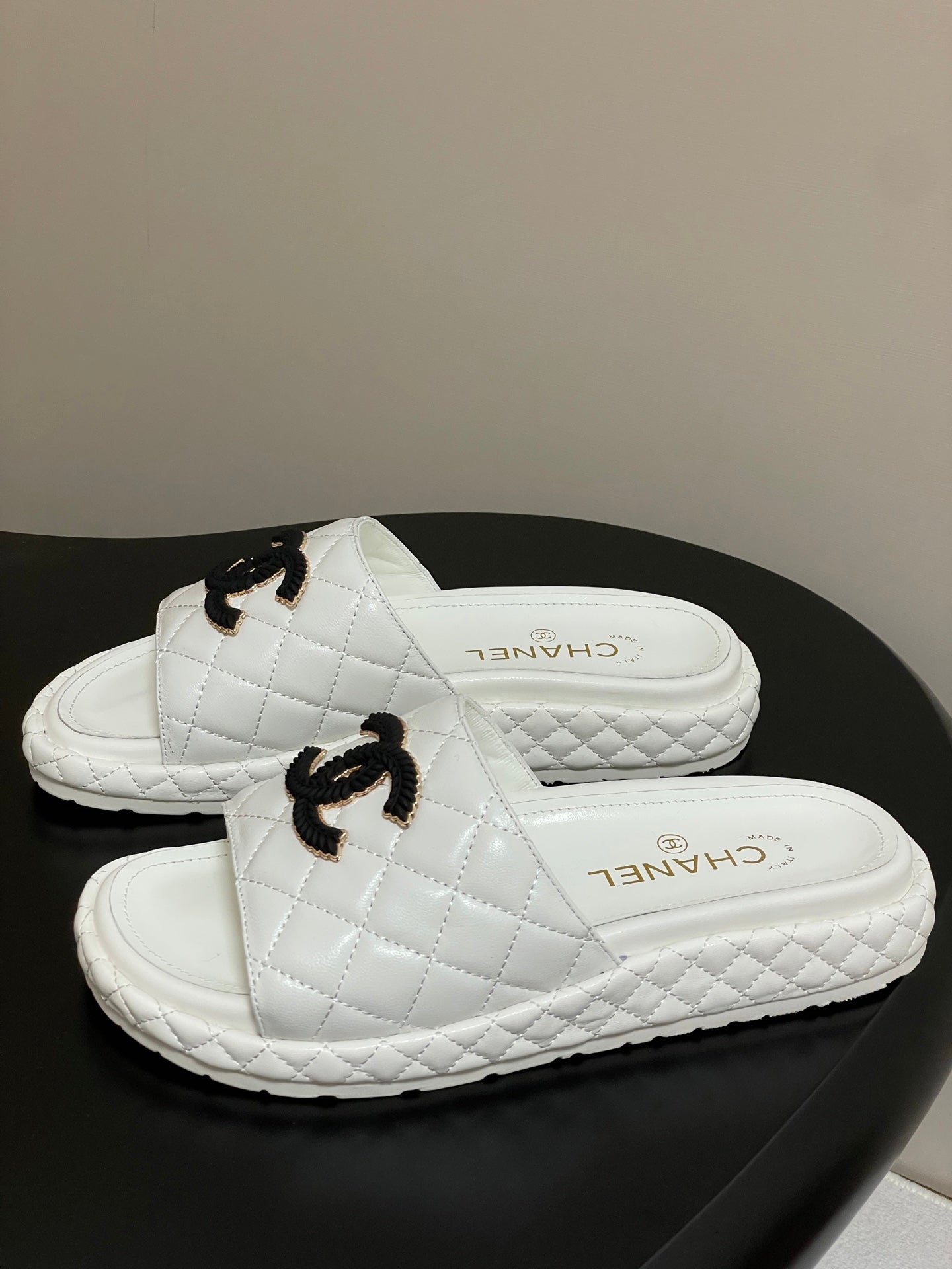 CC 25SS Double C Buckle Thick-soled Mule Sandals White Lambskin 319710
