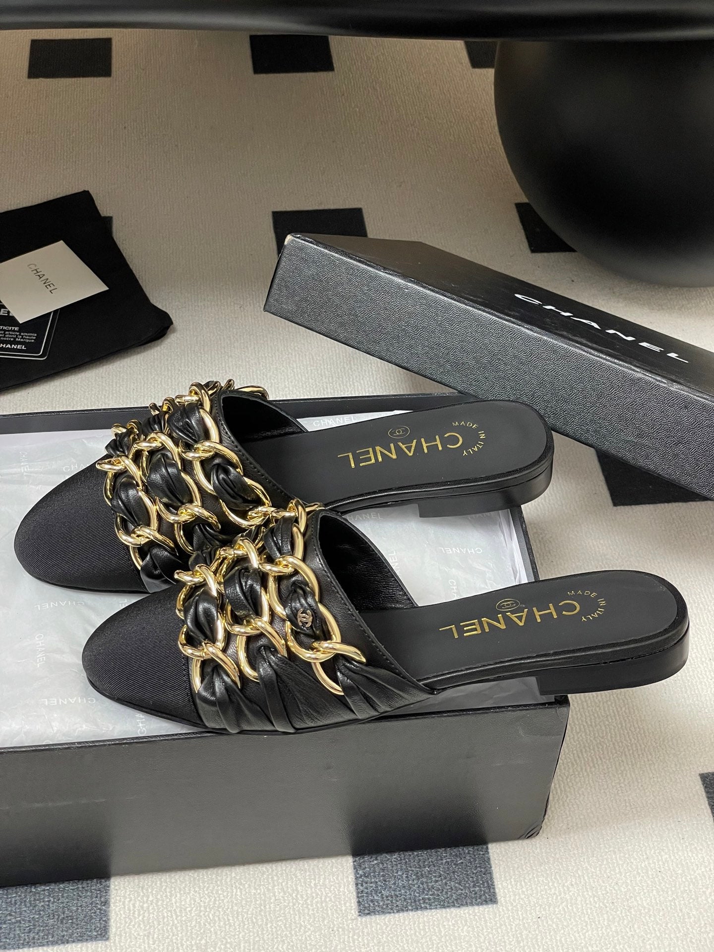CC 25B Chain Closed Toe Flat Mule Black Sheepskin 393890