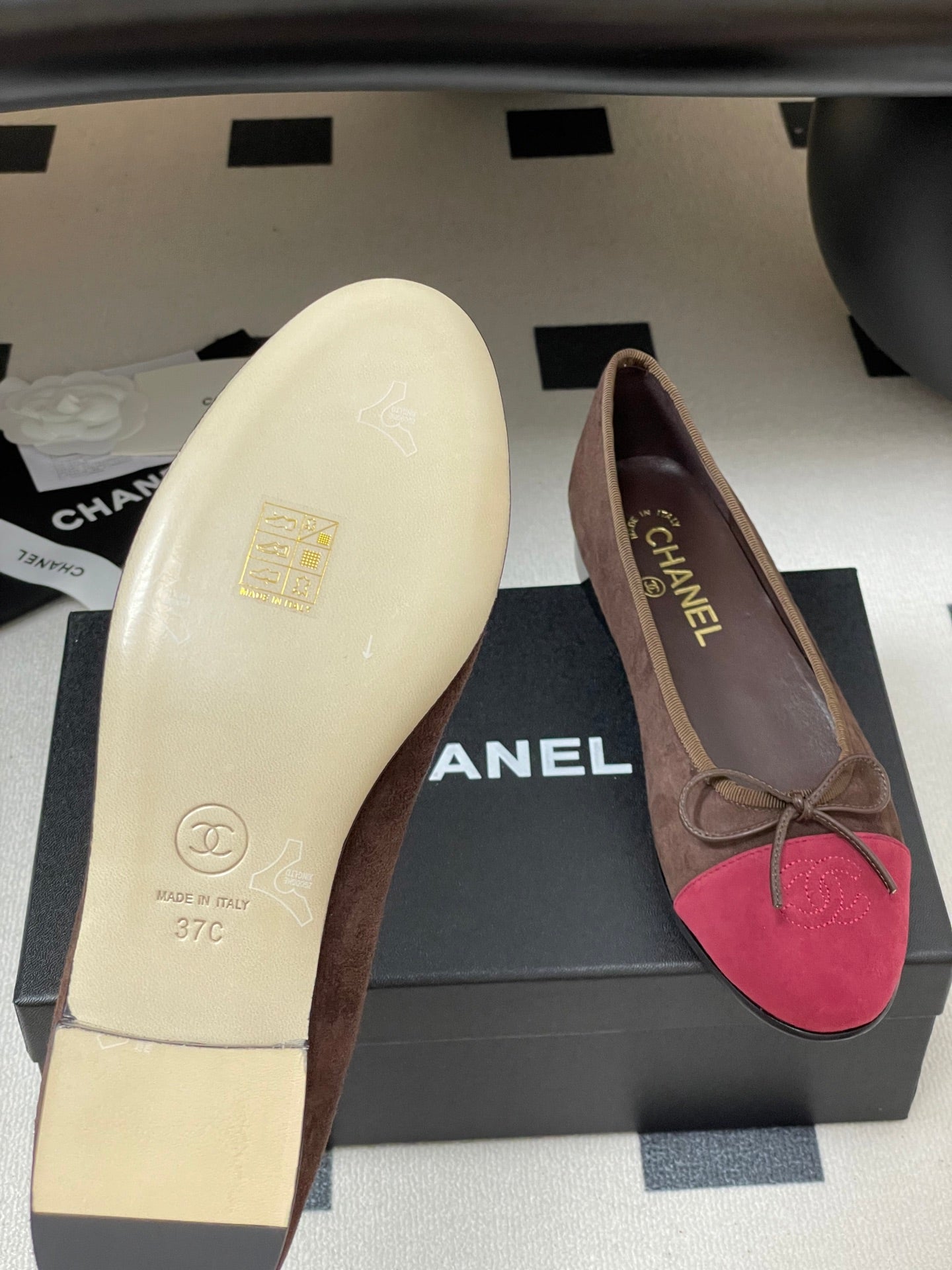 CC 25 Ballet Flat Chocolate Dark Red Suede 393996