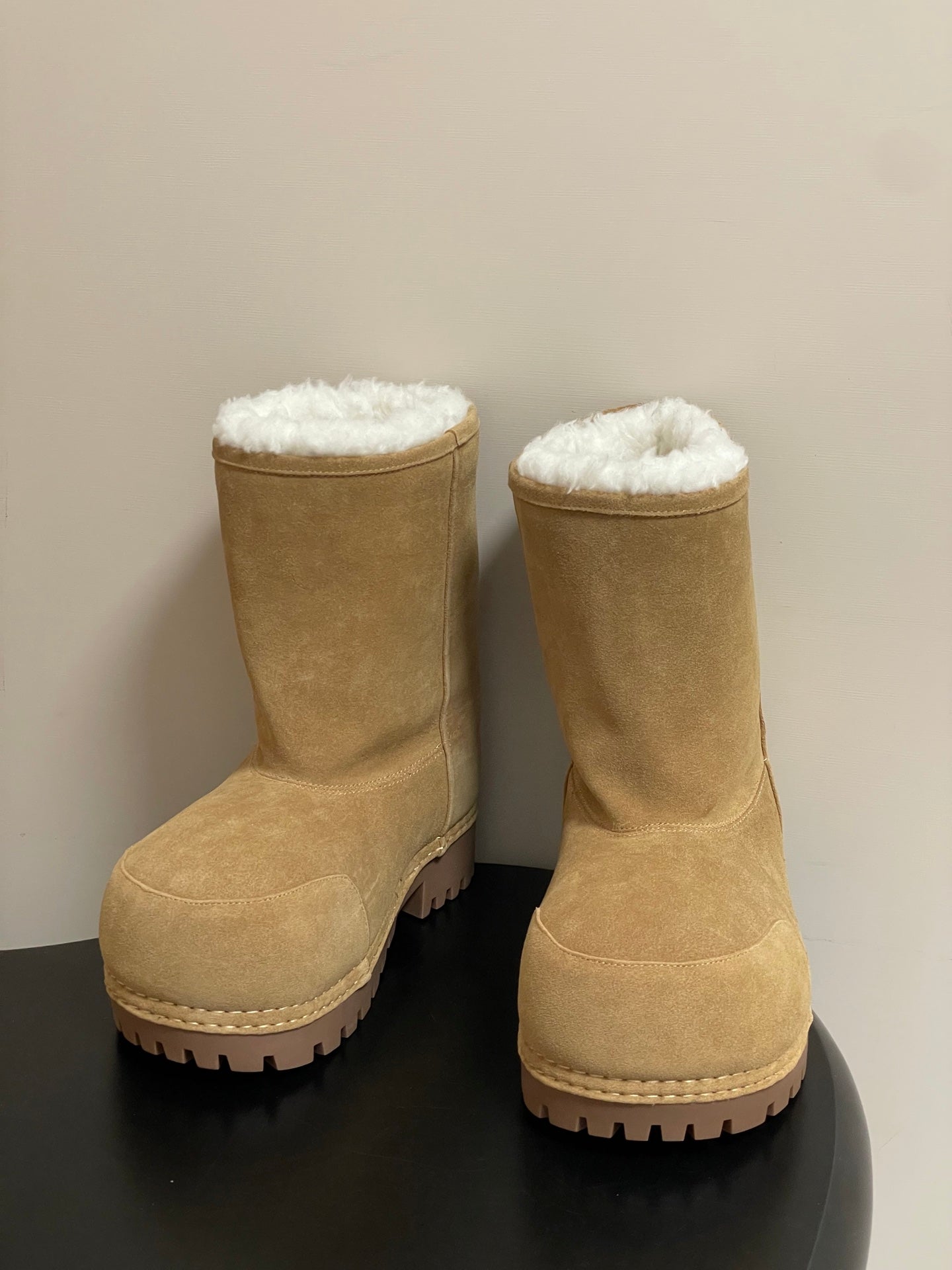Balenciaga Low Snow Boots Beige Suede 535034