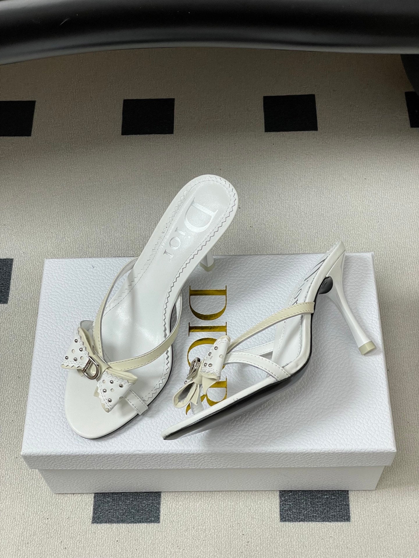 CD 26SS D'Trick Heeled Sandal 10cm White Bow Detail Sheepskin 632580