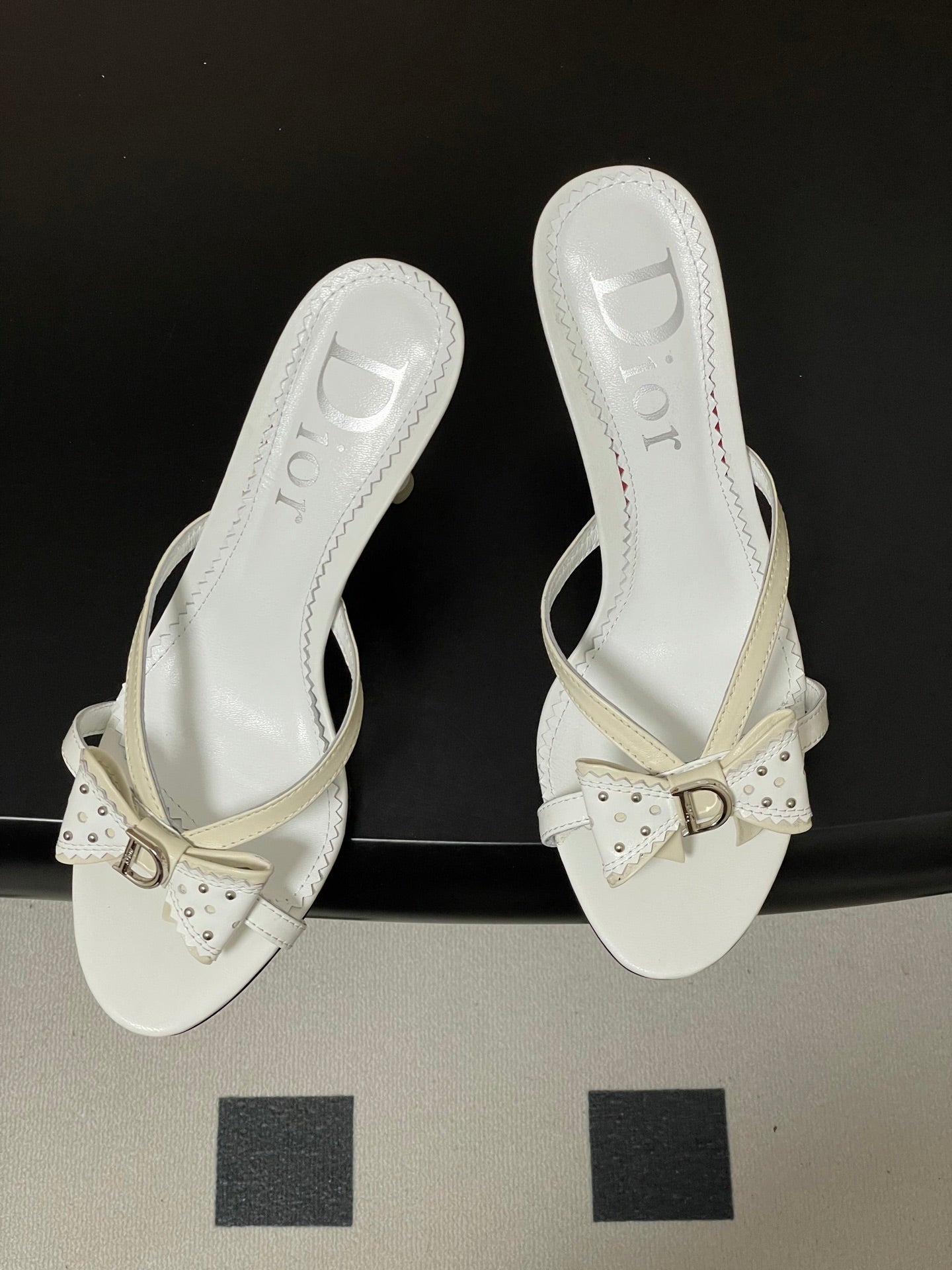 CD 26SS D'Trick Heeled Sandal 10cm White Bow Detail Sheepskin 632580