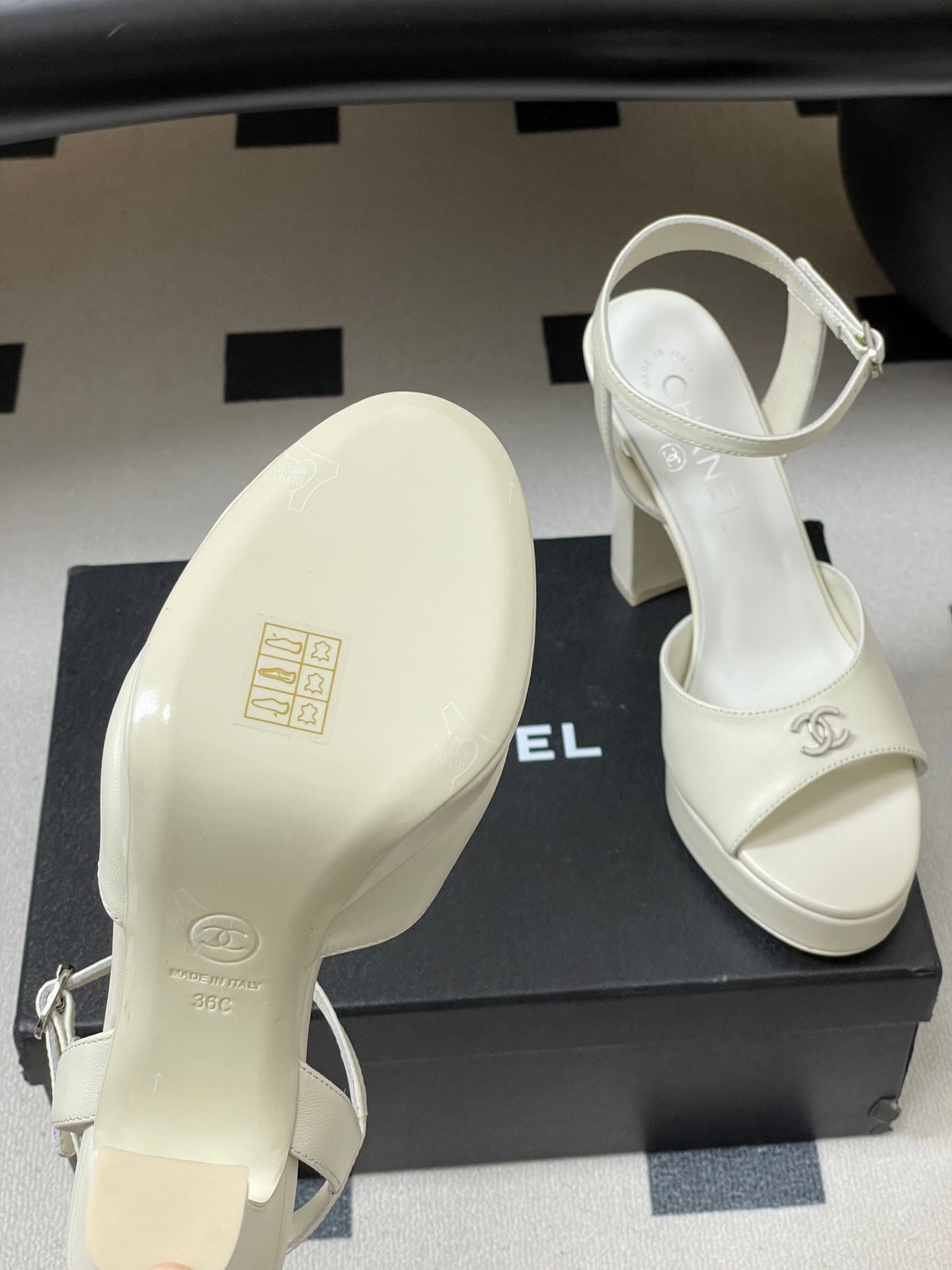 CC 26SS Platform Sandals 120mm White Double C Sheepskin 632571