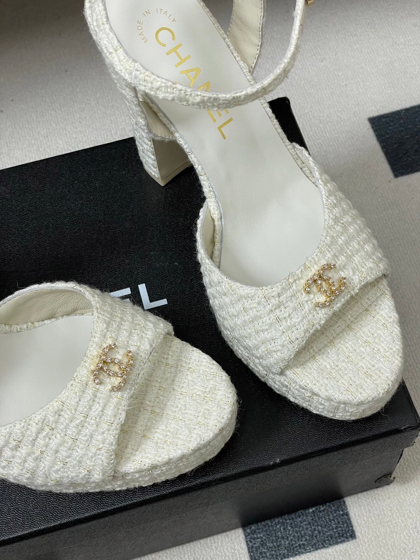 CC 26SS Platform Sandals 120mm White Double C Tweed 632569