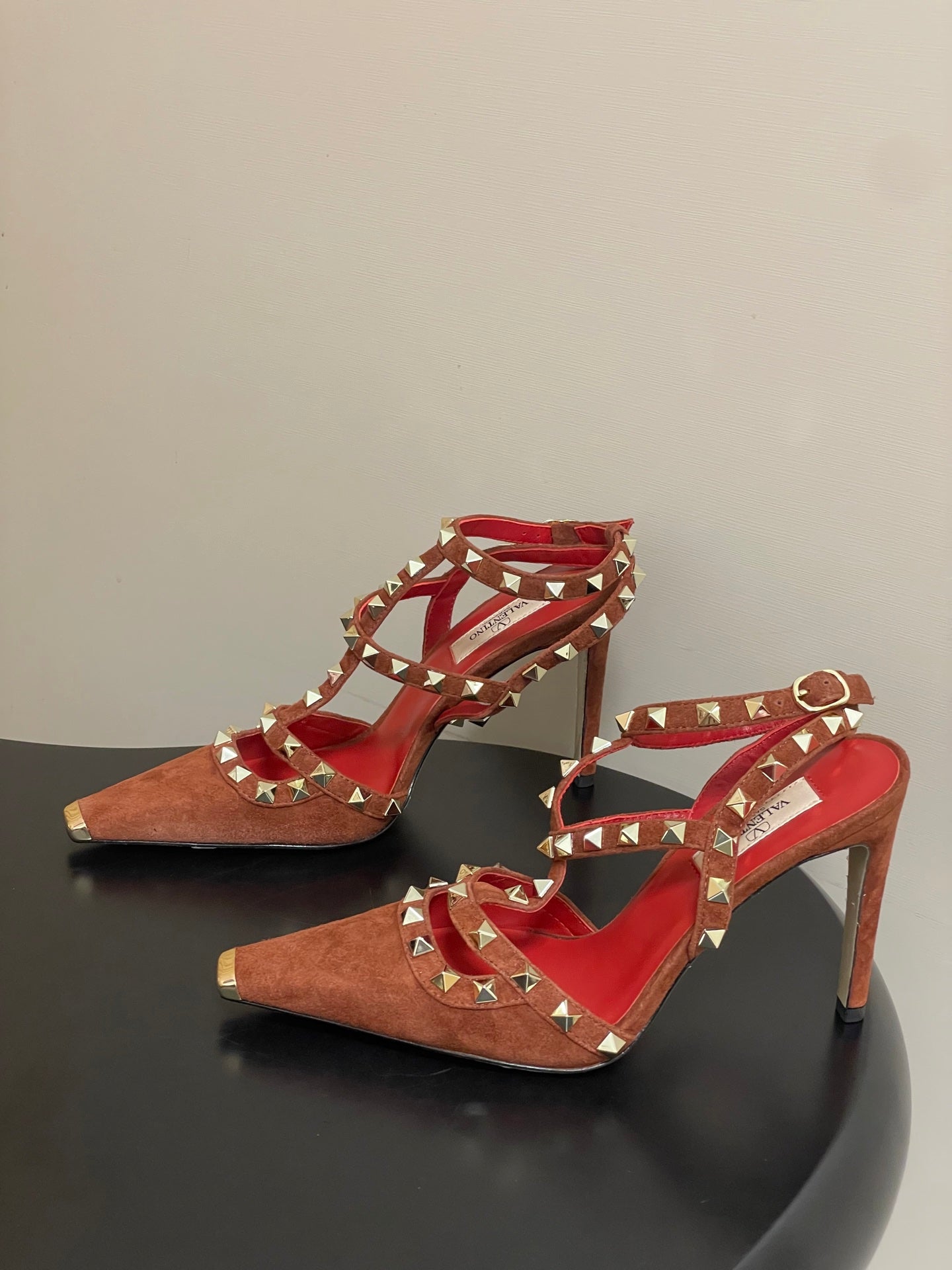 VT Rockstud Kidskin Pump 100mm Red Suede 835106
