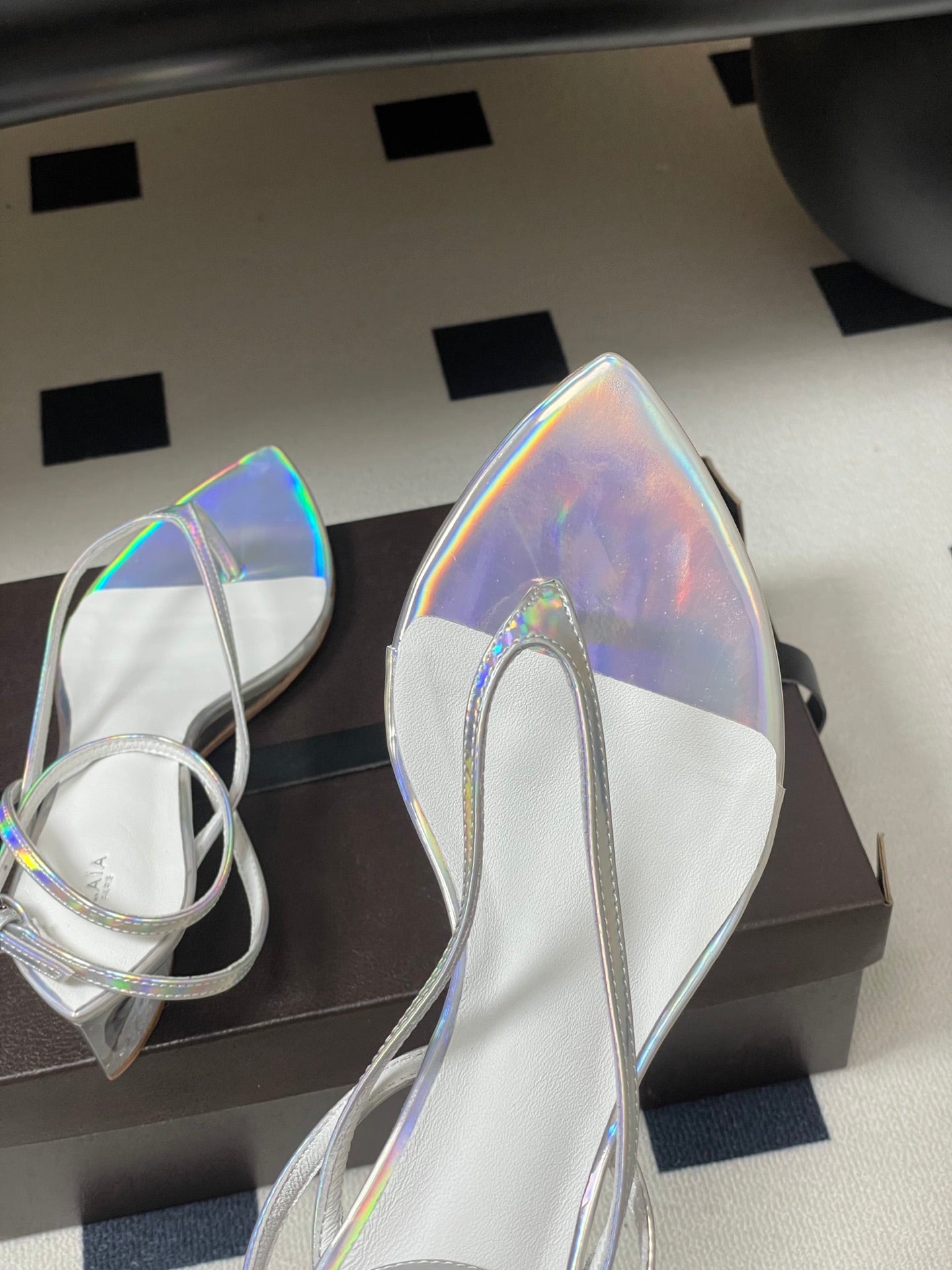 Alaia Invisible Thong Sandals 3cm Sliver Patent Leather 835285