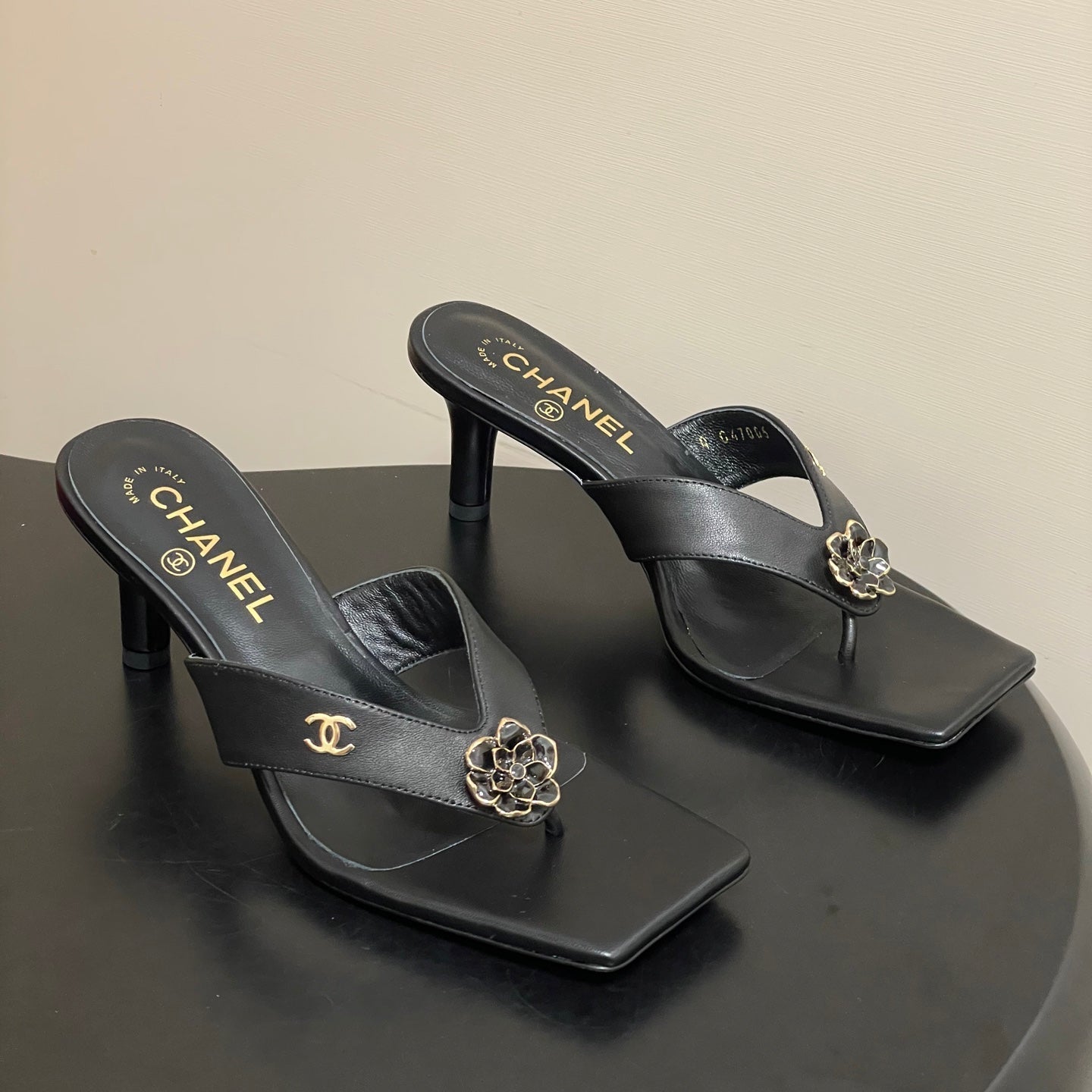 CC 26s Camellia High-Heeled Sandals Square Toe 6cm Black Leather 834729