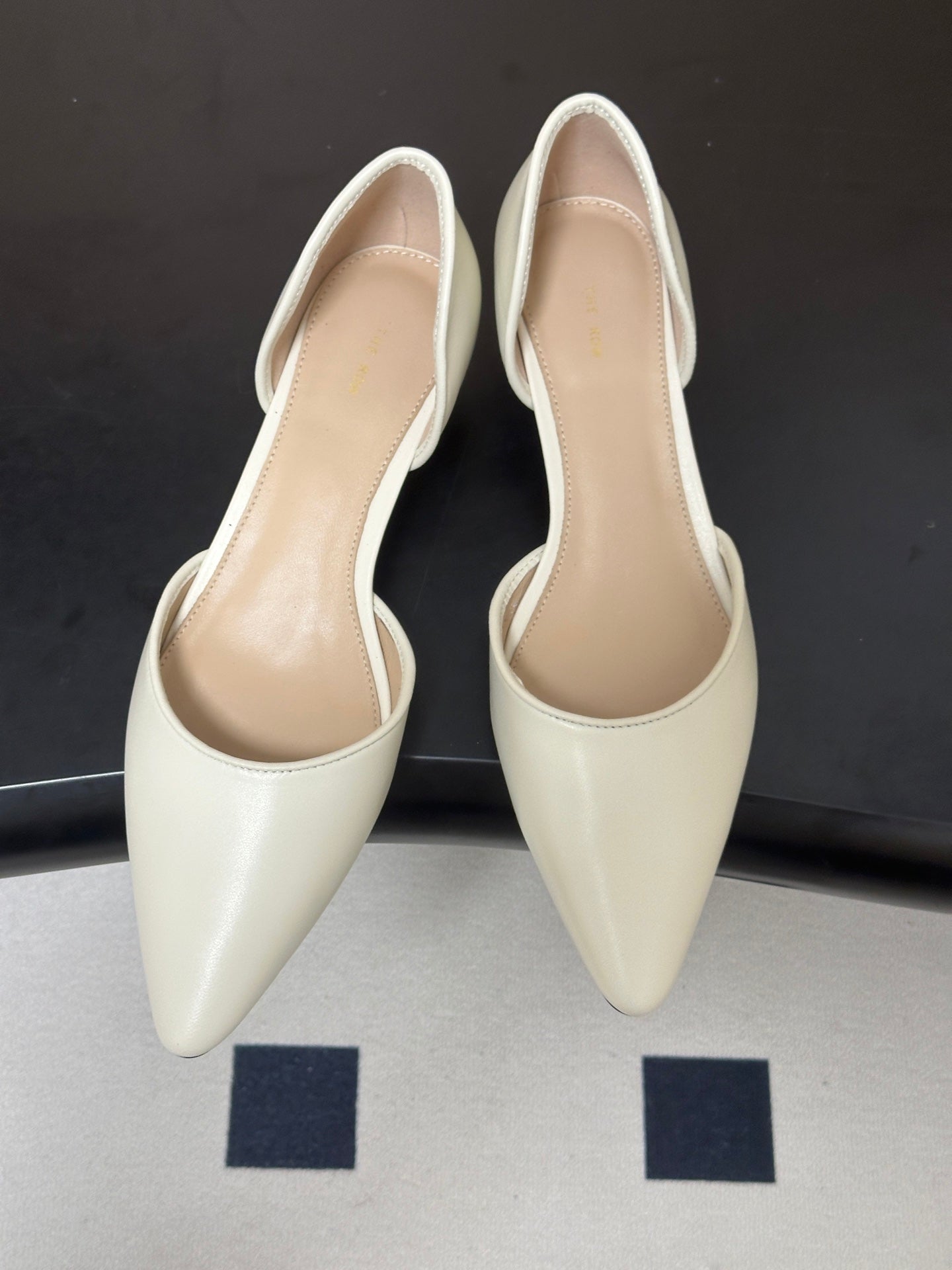 The Row Liisa Kitten D'orsay Pumps Cream Leather 934137