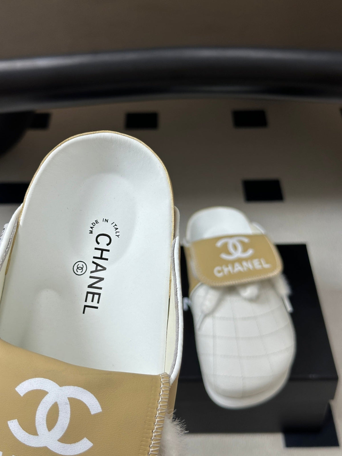 CC 26s Mules Beige White Quilted Leather Shearing 952552