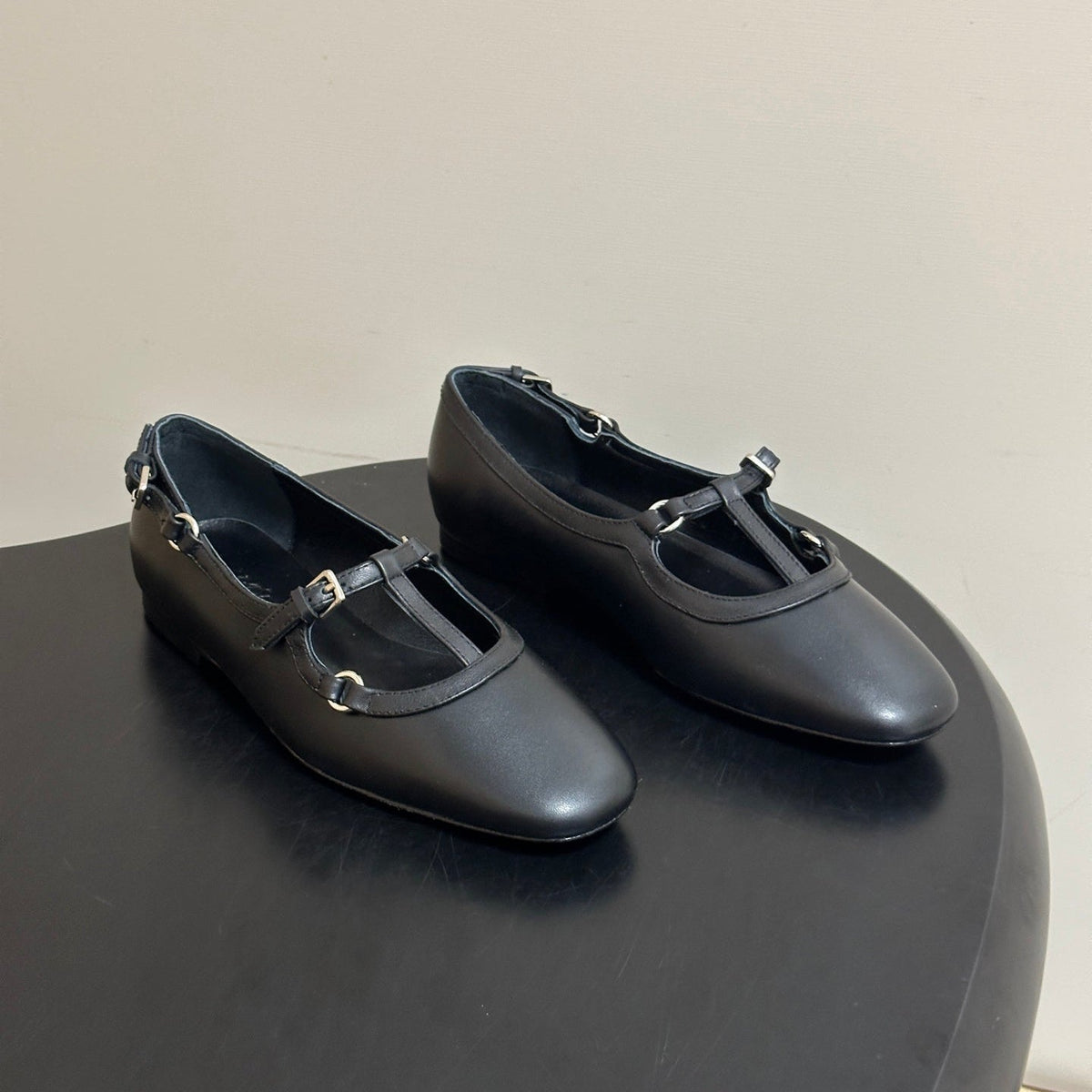 HM 26s Neometis Ballet Flats 0.5cm Black Leather 185815