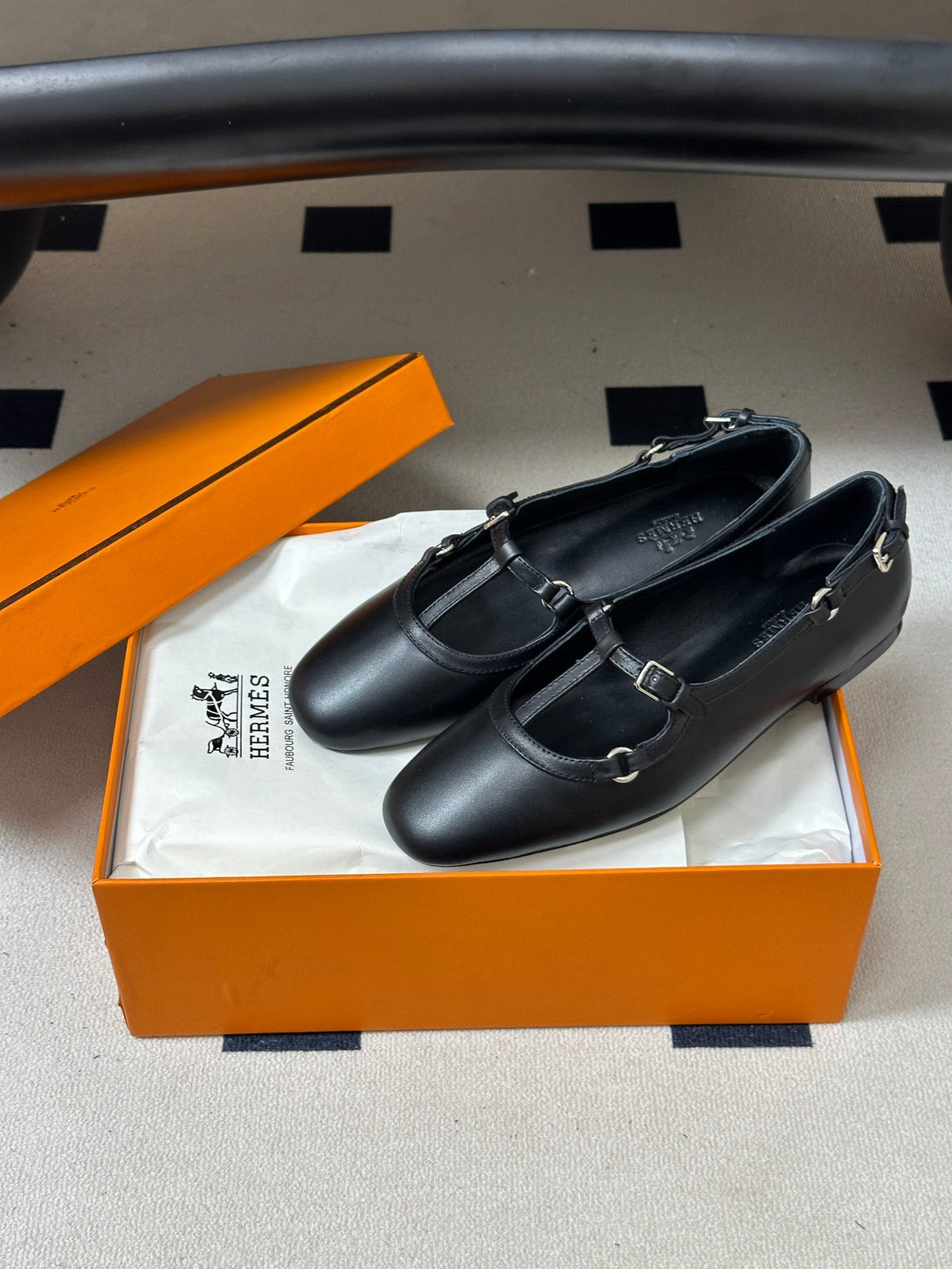 HM 26s Neometis Ballet Flats 0.5cm Black Leather 185815