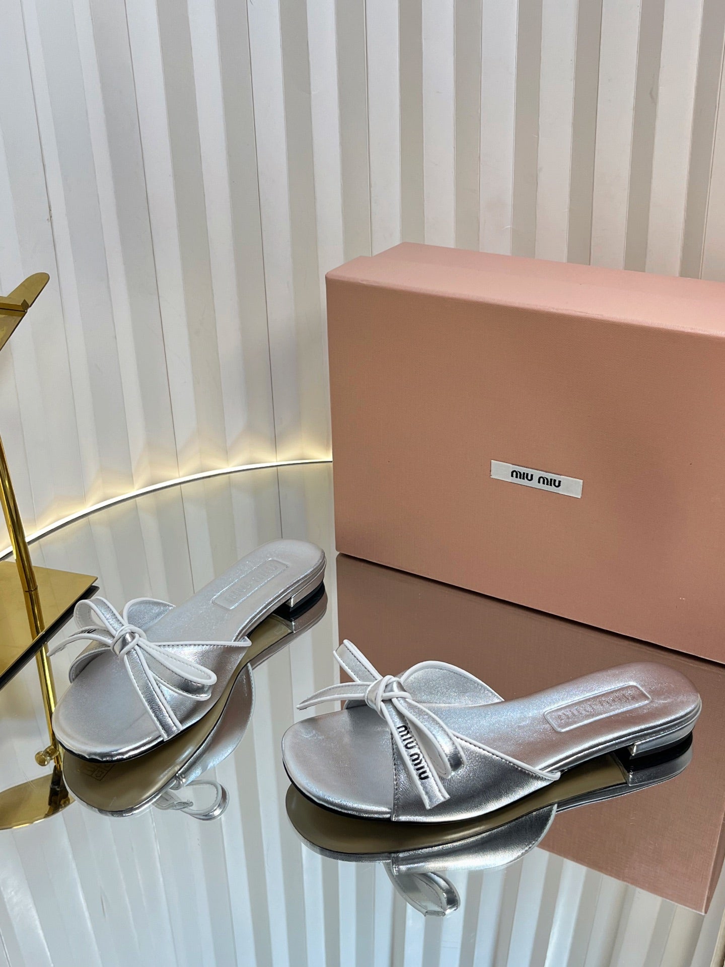 Miu 26s Bow Slippers Sliver Leather 768204