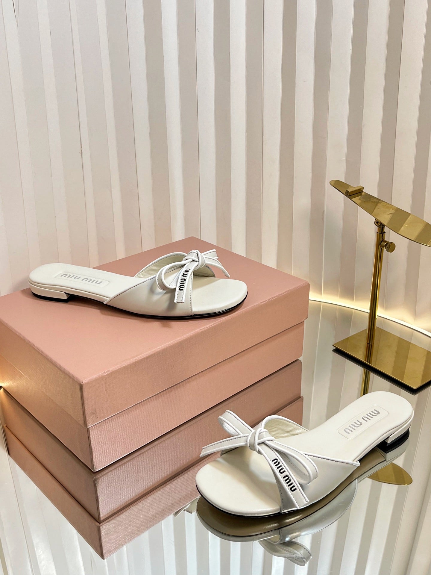 Miu 26s Bow Slippers White Leather 768205
