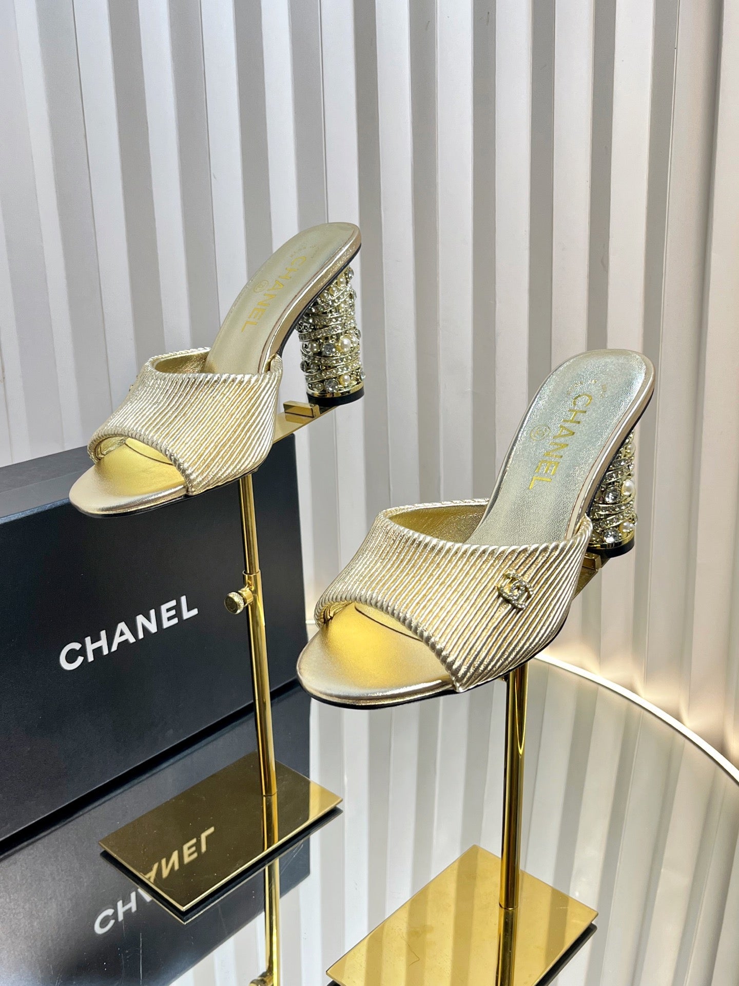 CC 26P Mule Sandals 8cm Gold Leather 767855
